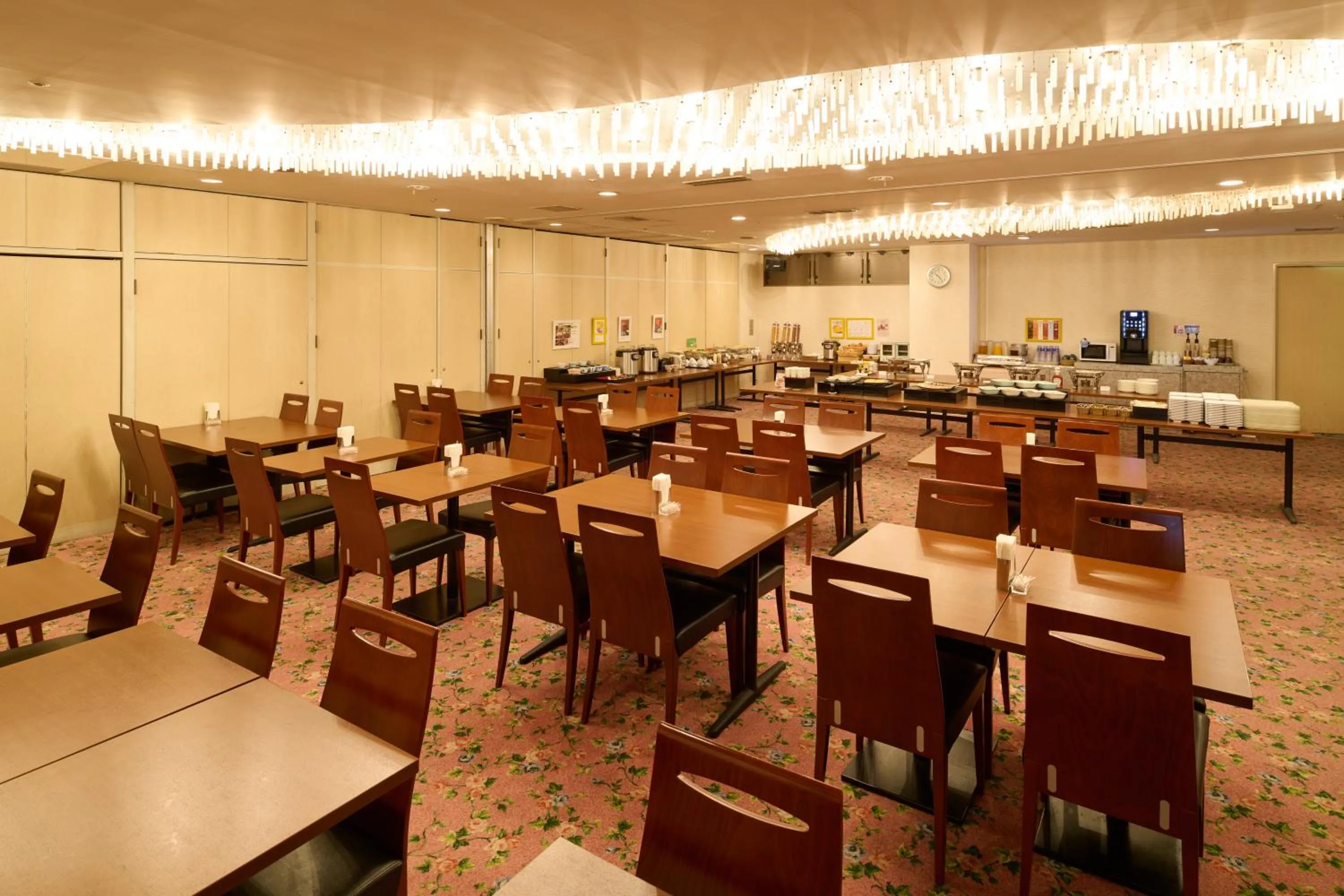 Restaurant/places to eat in Smile Hotel Kyoto Shijo