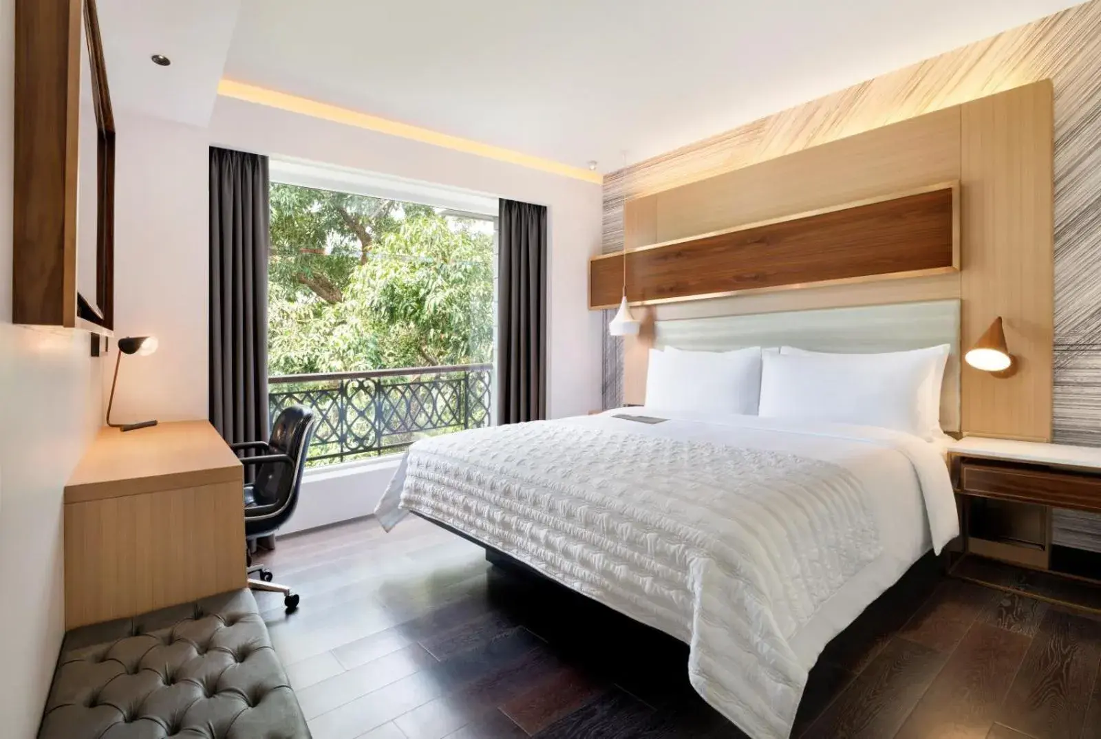 Junior Suite - Savor the flavor with INR 1000 F&B credit during the stay in Le Meridien Goa, Calangute Junior Suite - Savor the flavor with INR 1000 F&B credit during the stay in Le Meridien Goa, Calangute