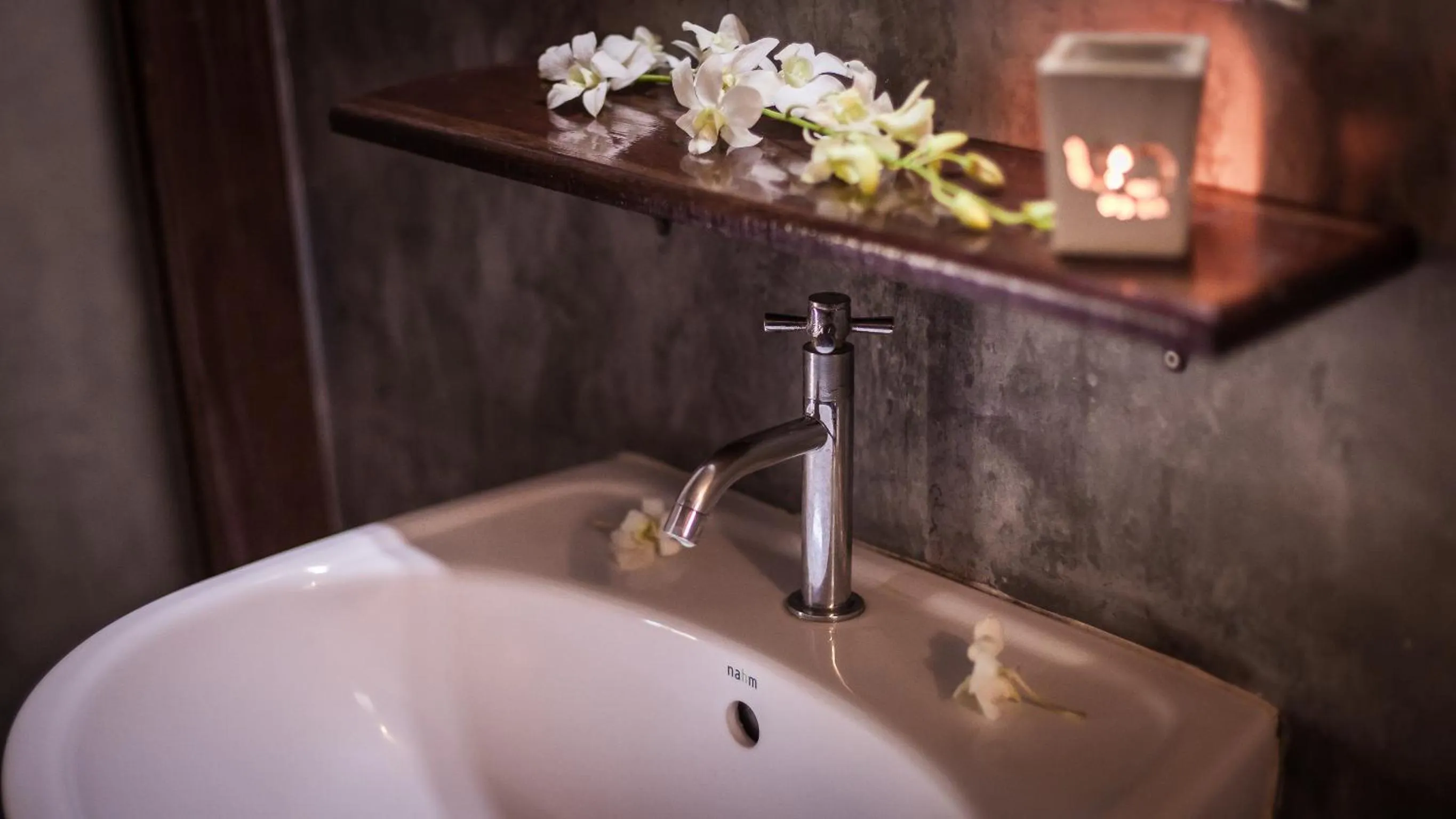 Bathroom in Baan Manali Resort