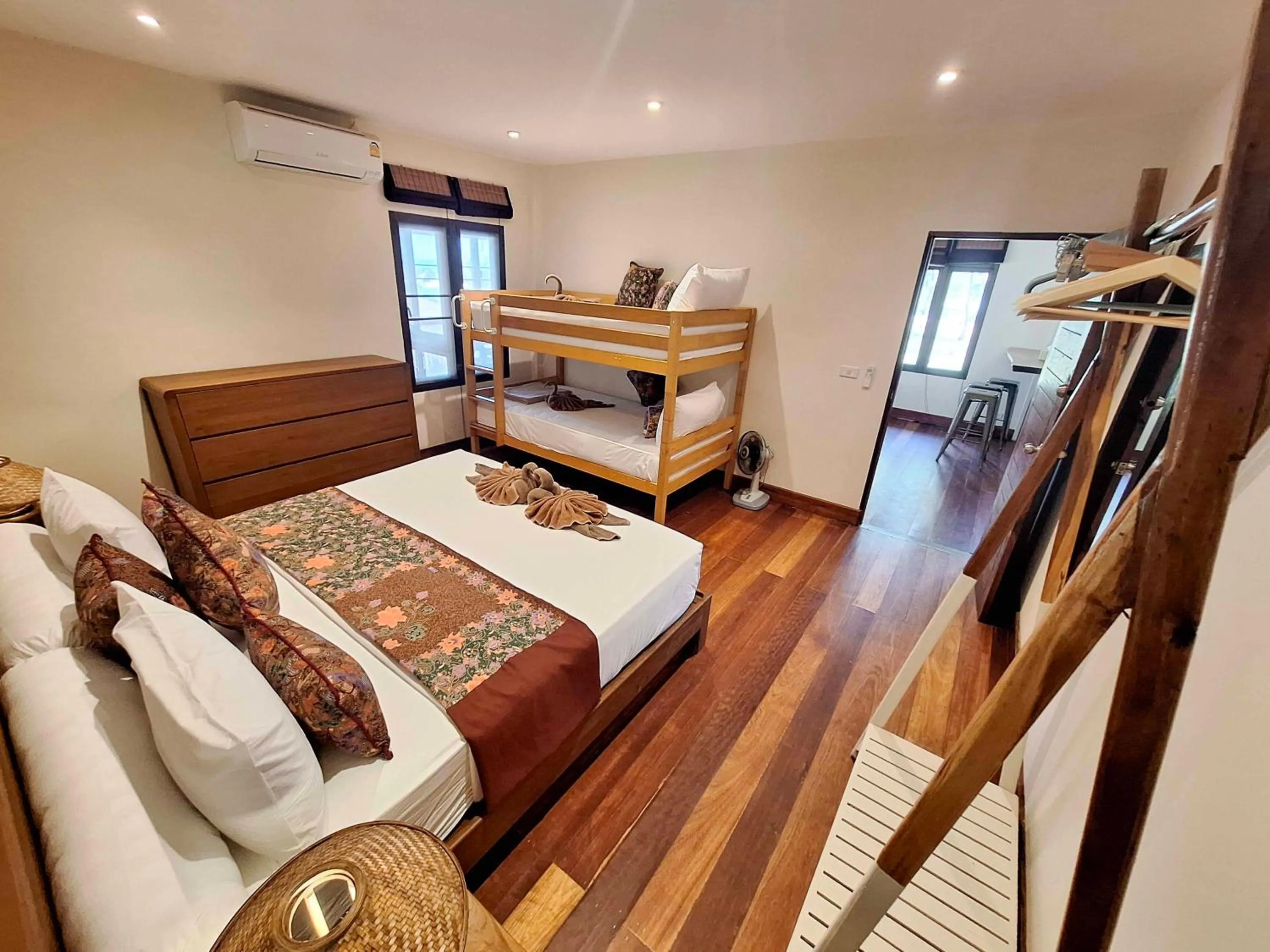 Photo of the whole room, Bed in Baan Manali Resort