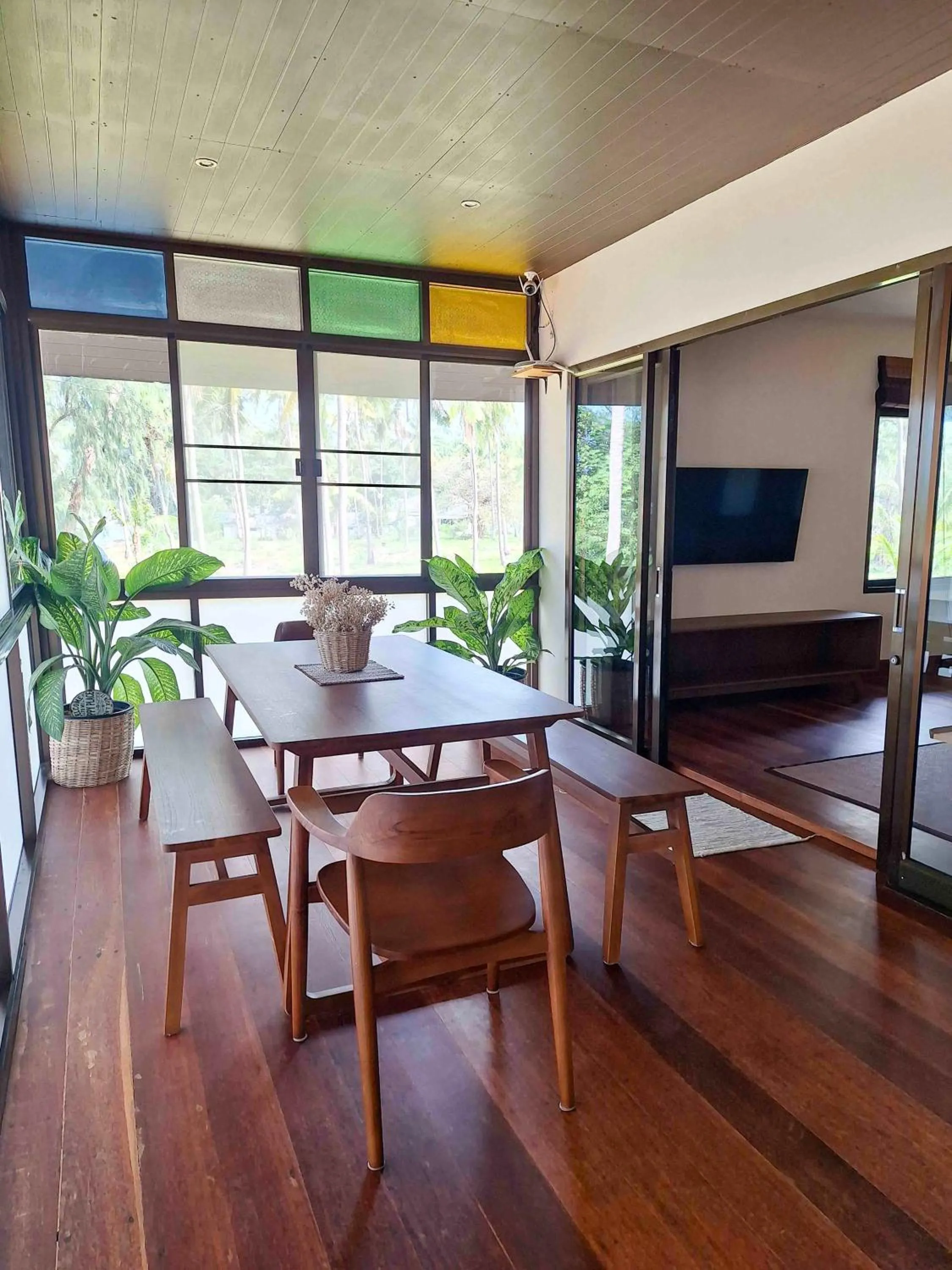 Dining area in Baan Manali Resort