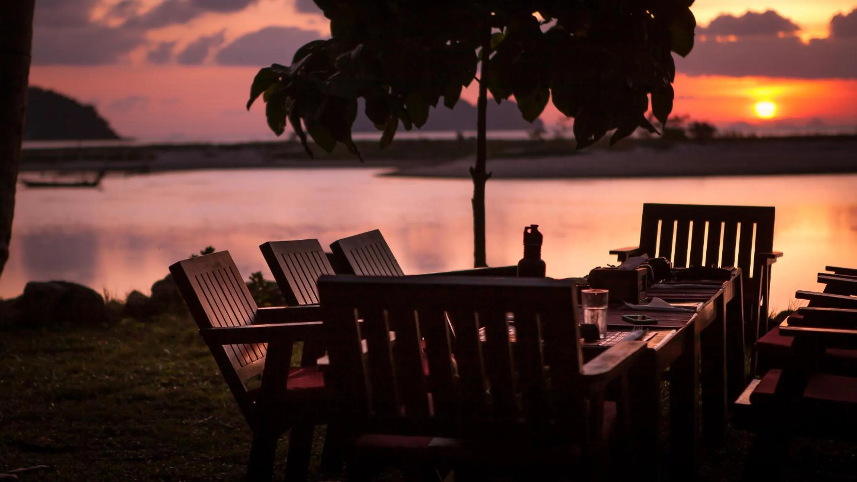 Restaurant/places to eat in Baan Manali Resort