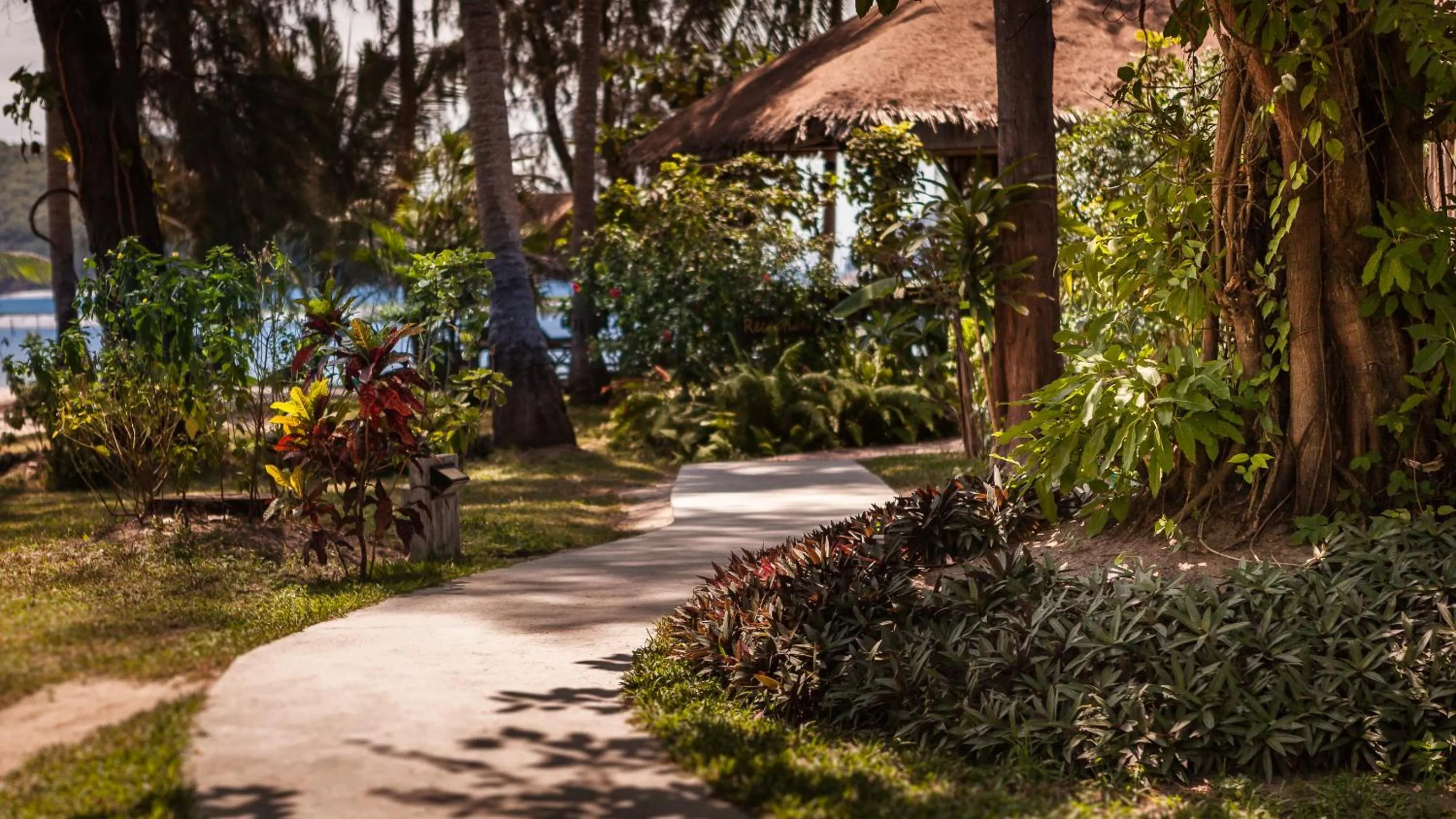 Garden in Baan Manali Resort