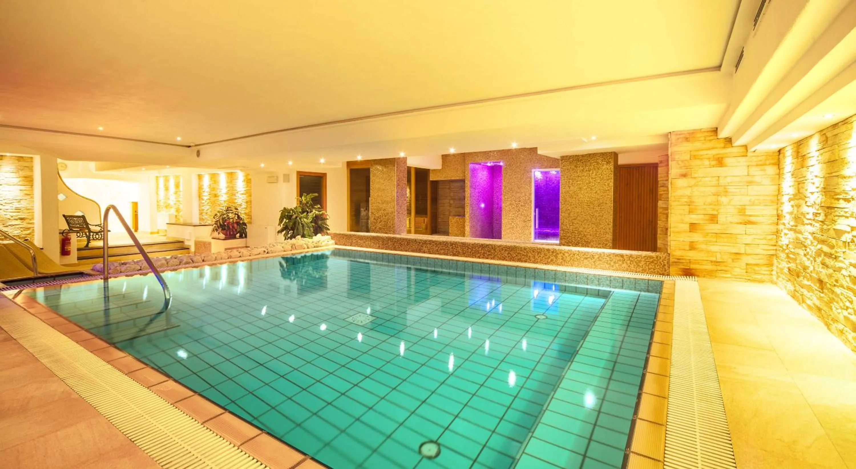 Hot Tub in Hotel Ambasciatori