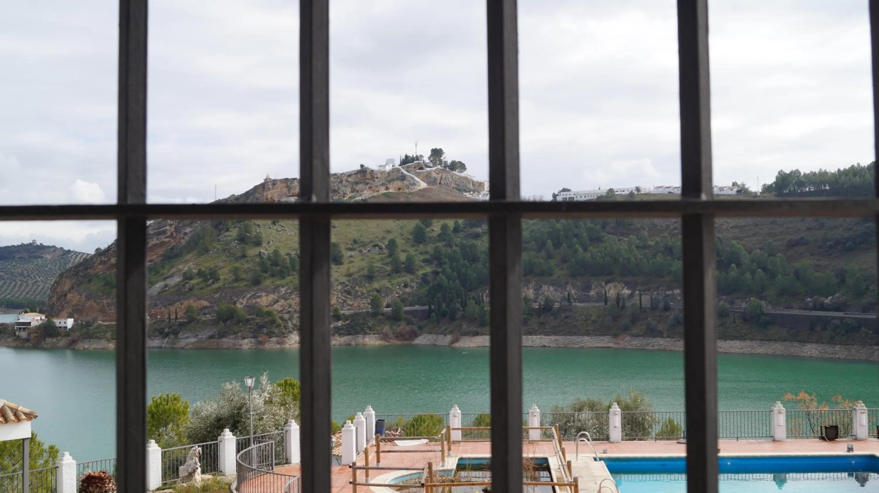 Lake view in Caserio de Iznájar