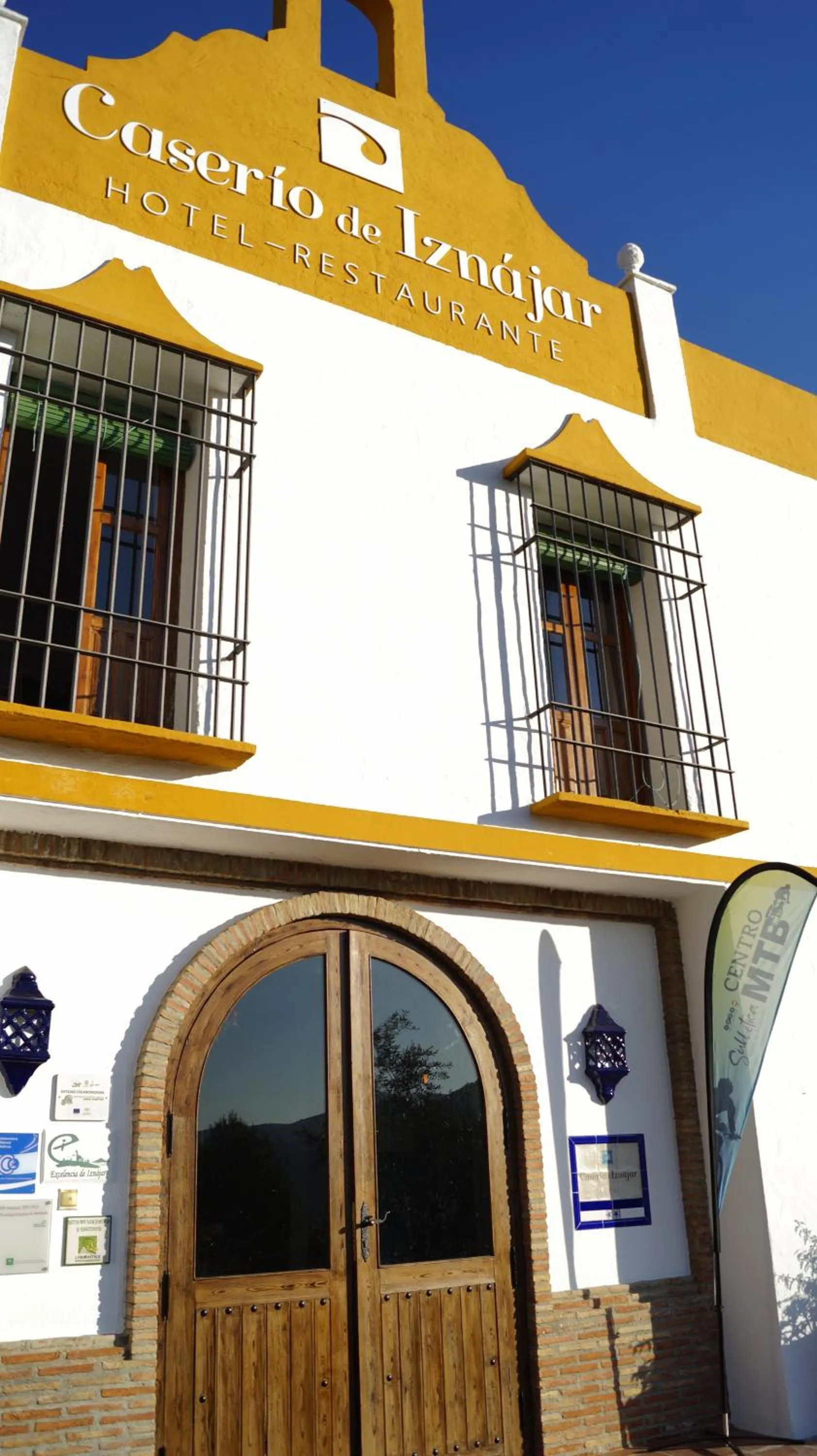 Facade/entrance in Caserio de Iznájar