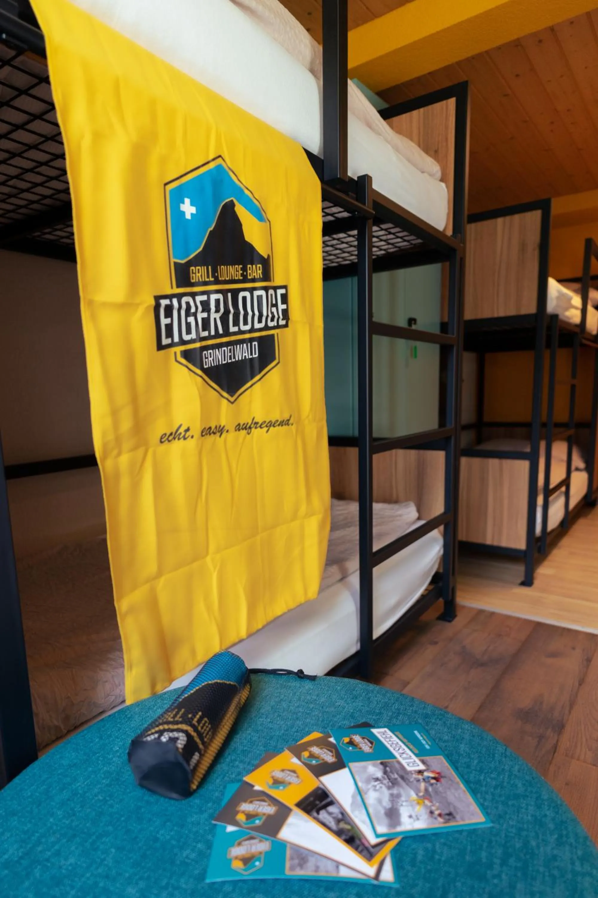 Photo of the whole room, Bed in Eiger Lodge Easy