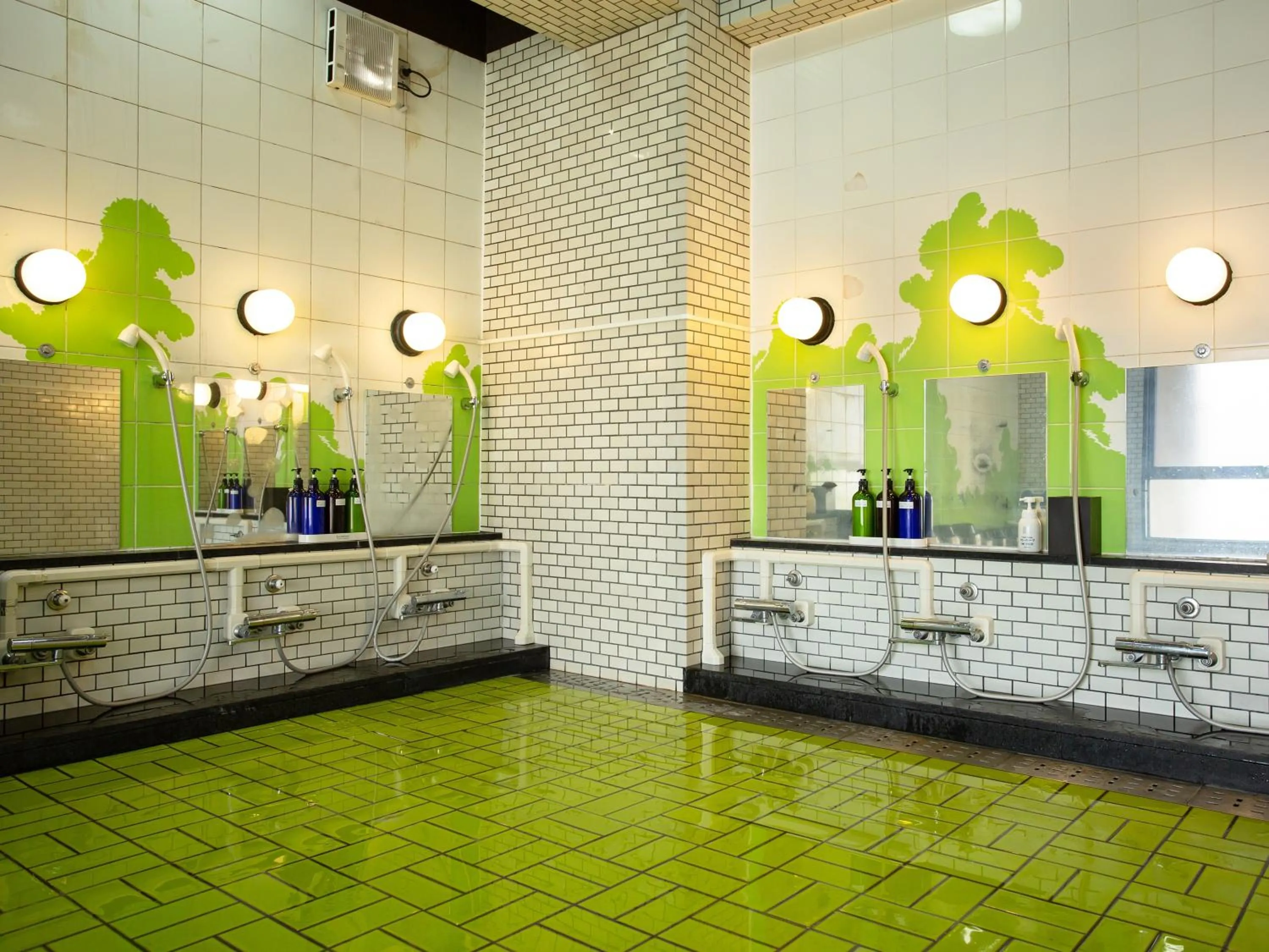 Public Bath in Kaneyoshi Ryokan