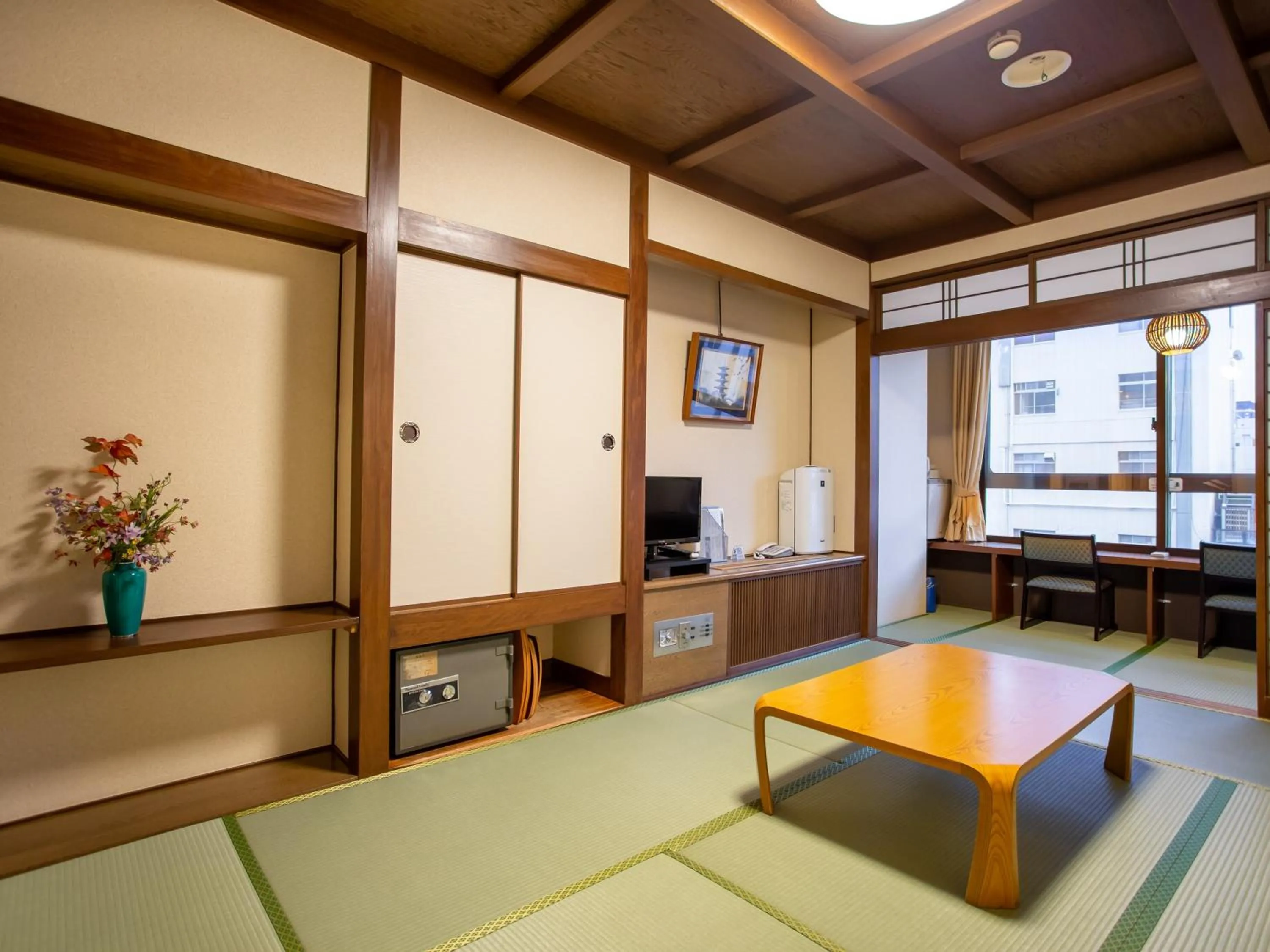 Photo of the whole room, Bed in Kaneyoshi Ryokan