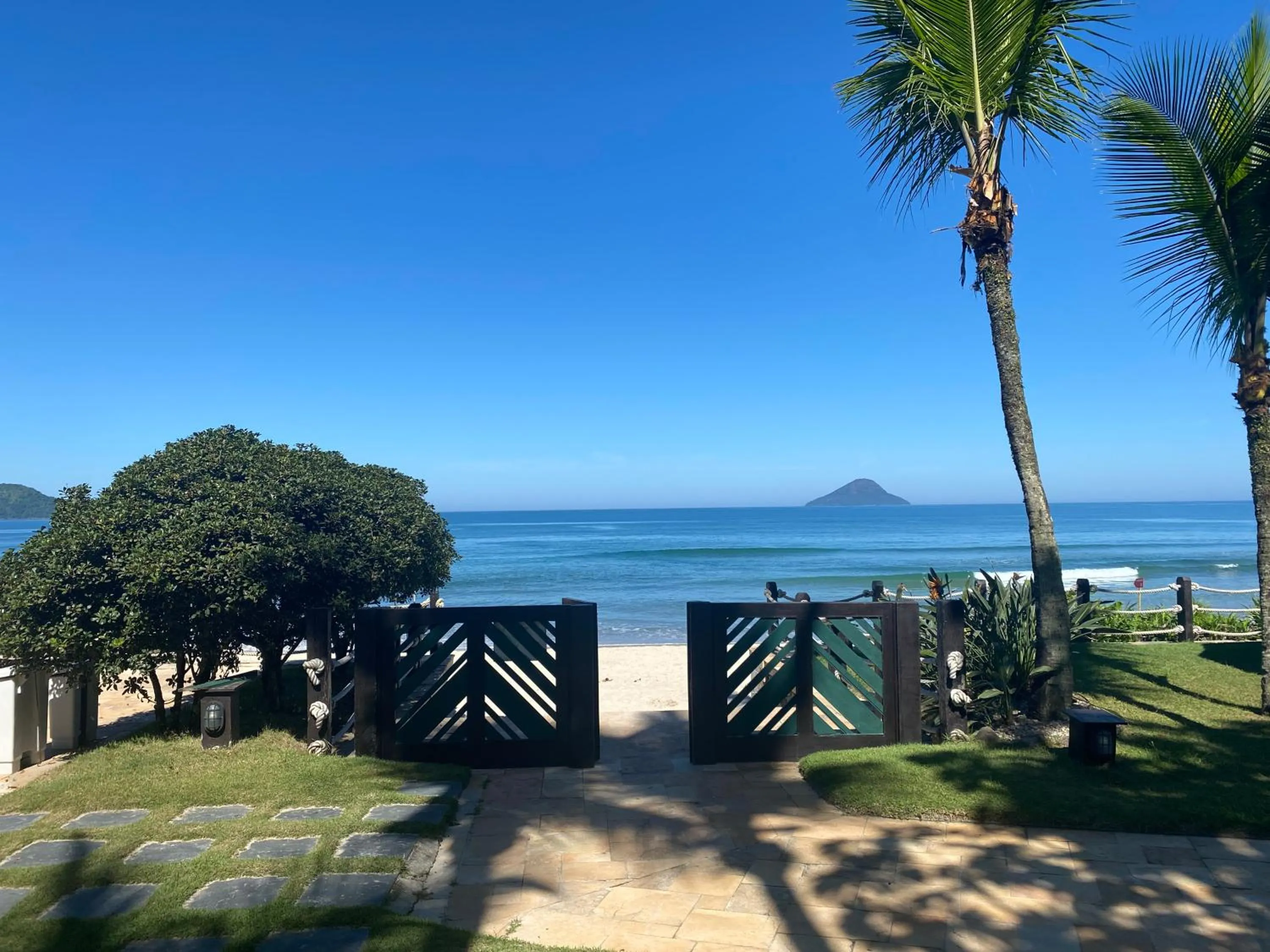 Natural landscape in Juquehy - Condomínio de Frente para o Mar - Piscina Aquecida - Quadra de Tenis