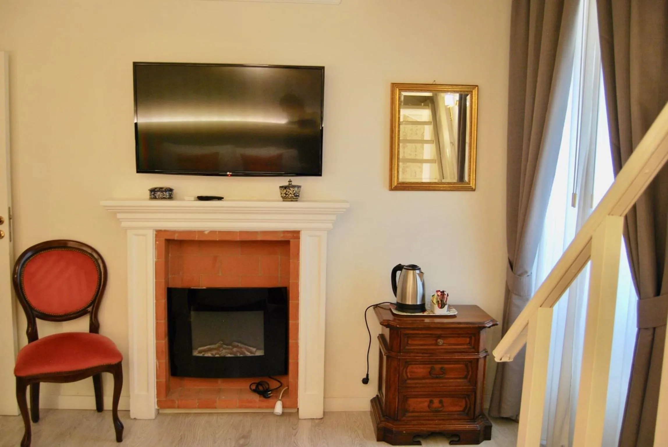 TV and multimedia in Navona Residenza de Charme