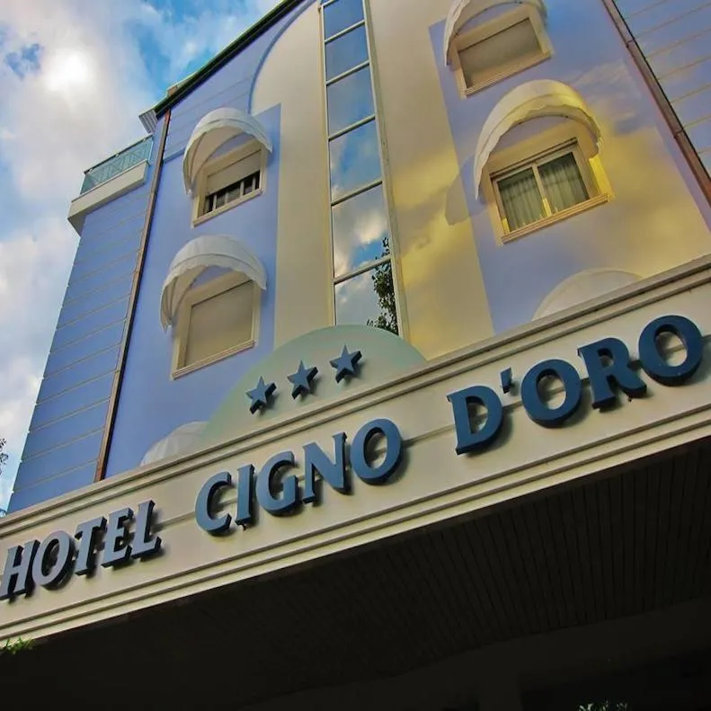 Property building in Hotel Cigno D'Oro