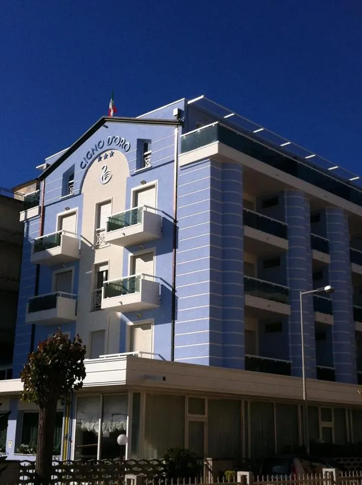 Property building in Hotel Cigno D'Oro
