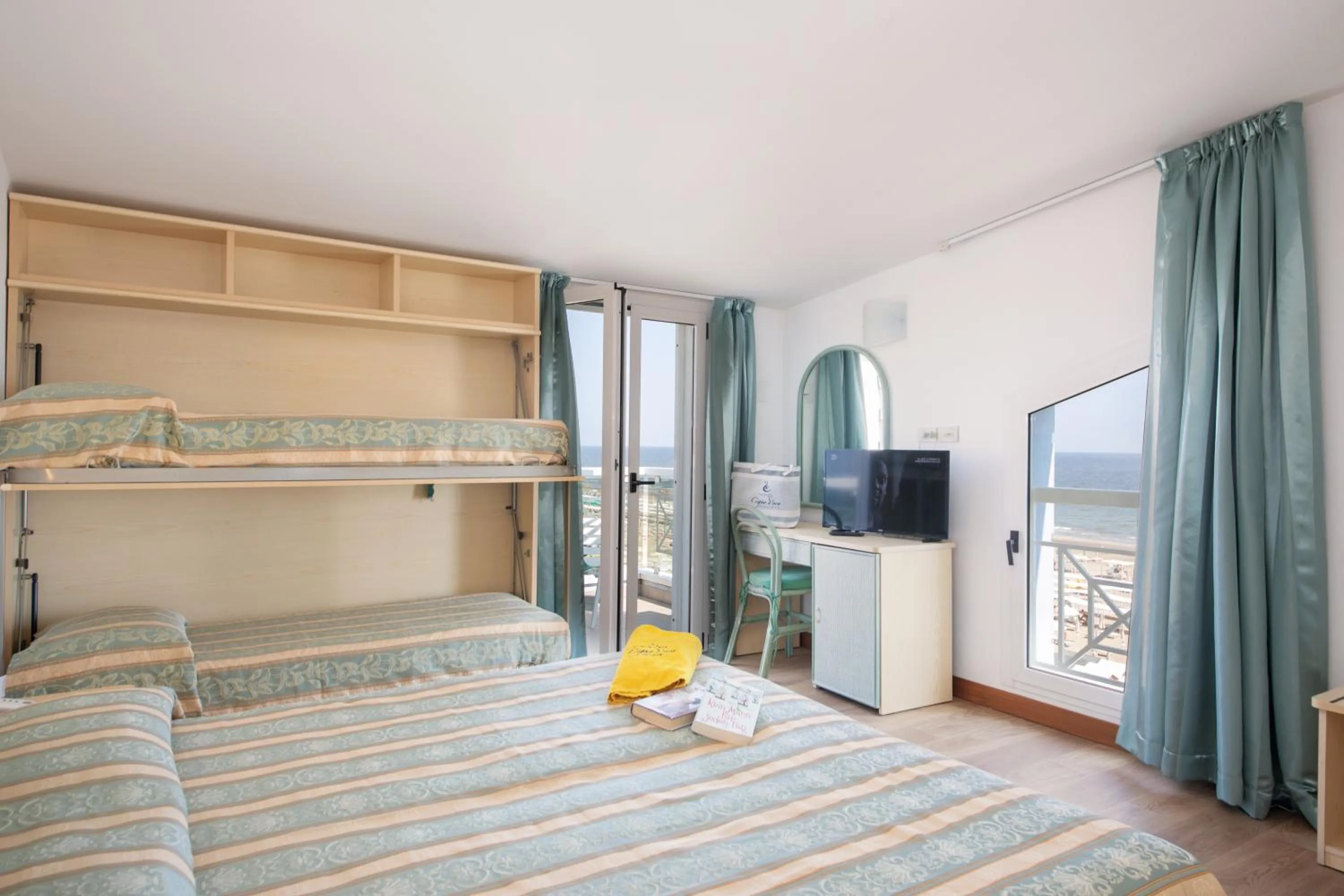 Bedroom, Bed in Hotel Cigno D'Oro