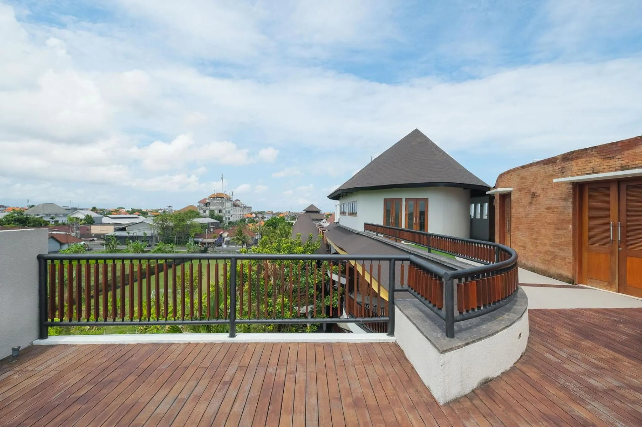 Area and facilities in djabu Seminyak Hotel