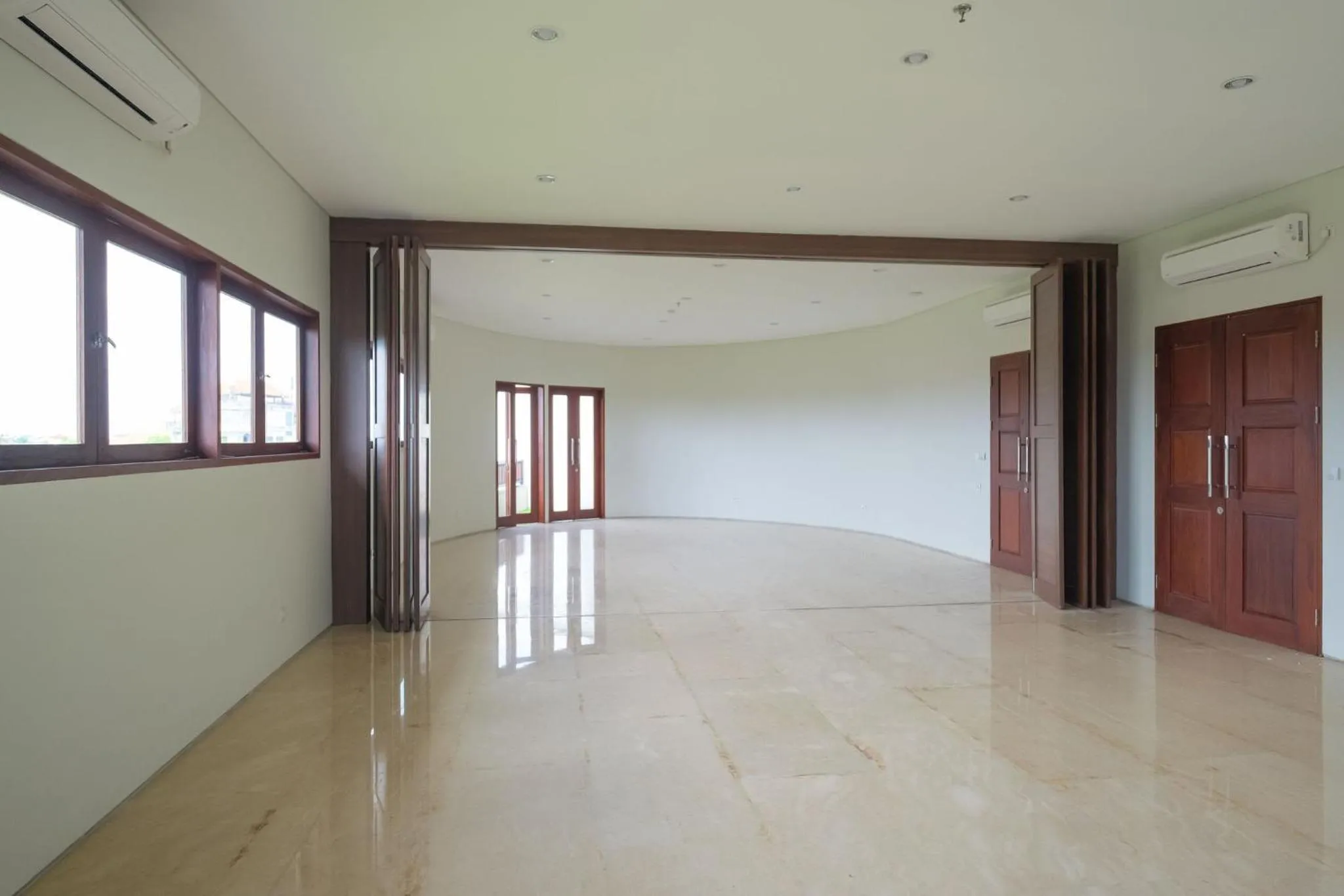 Area and facilities in djabu Seminyak Hotel