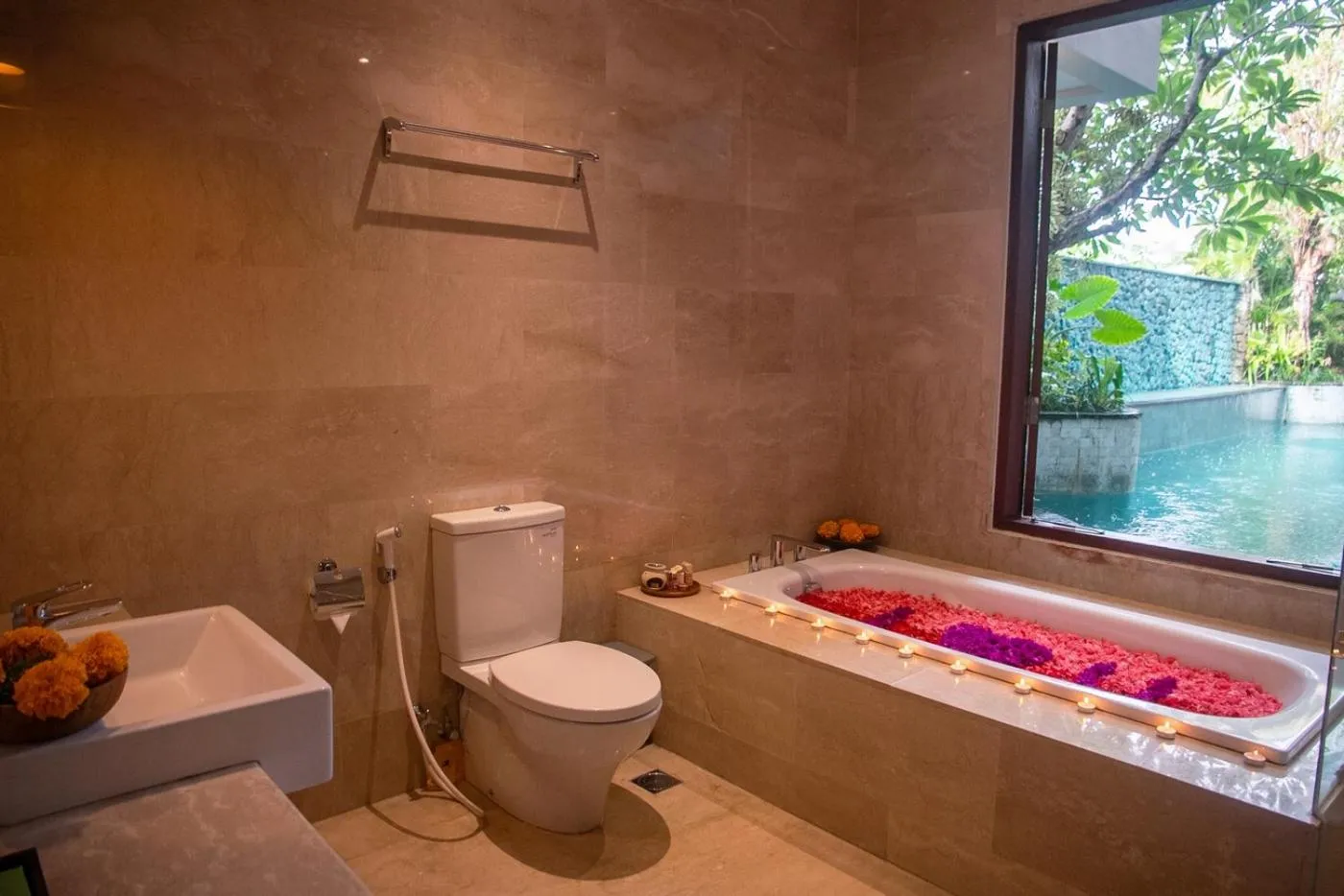 Bathroom in djabu Seminyak Hotel
