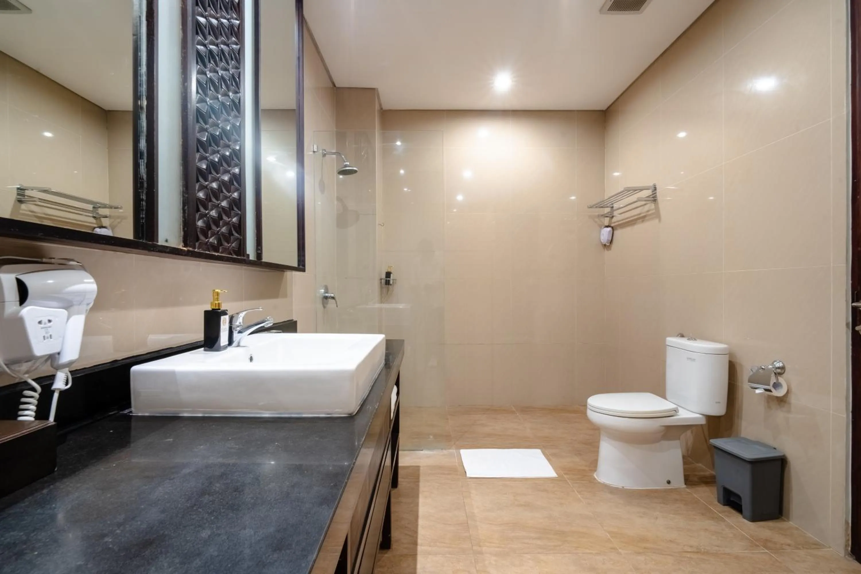 Bathroom in djabu Seminyak Hotel