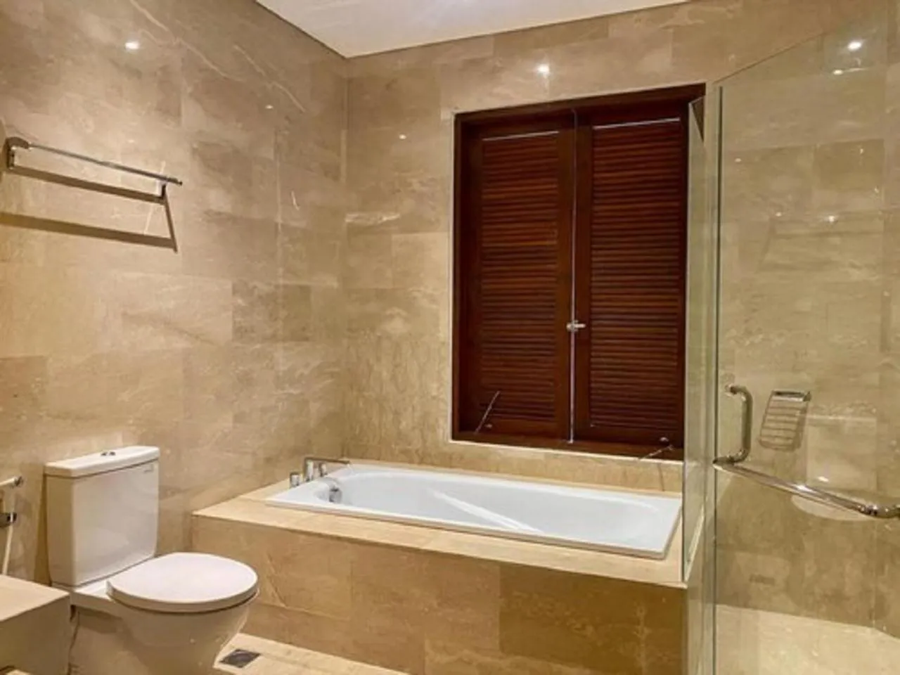 Bathroom in djabu Seminyak Hotel