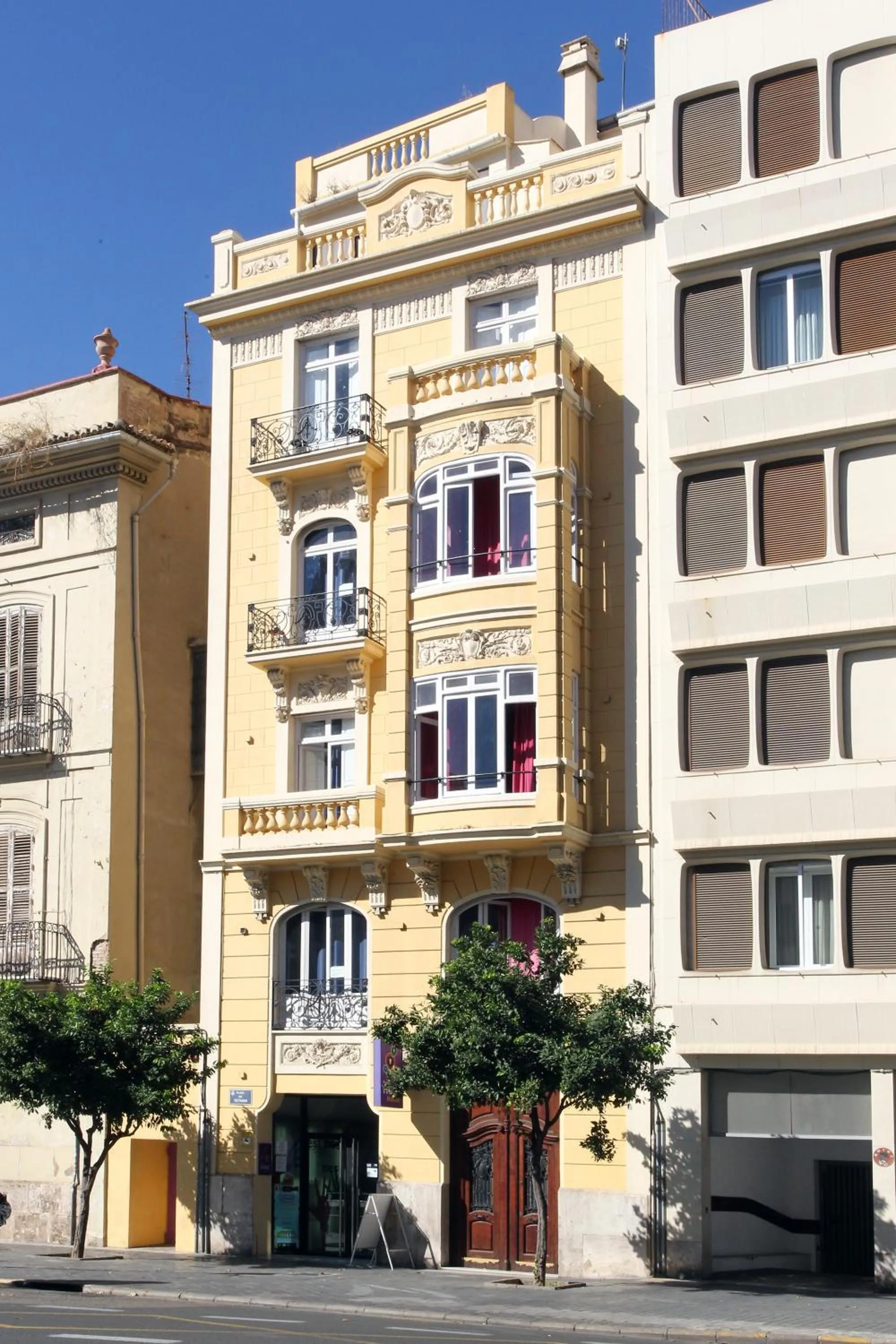 Facade/entrance in Purple Nest Hostel