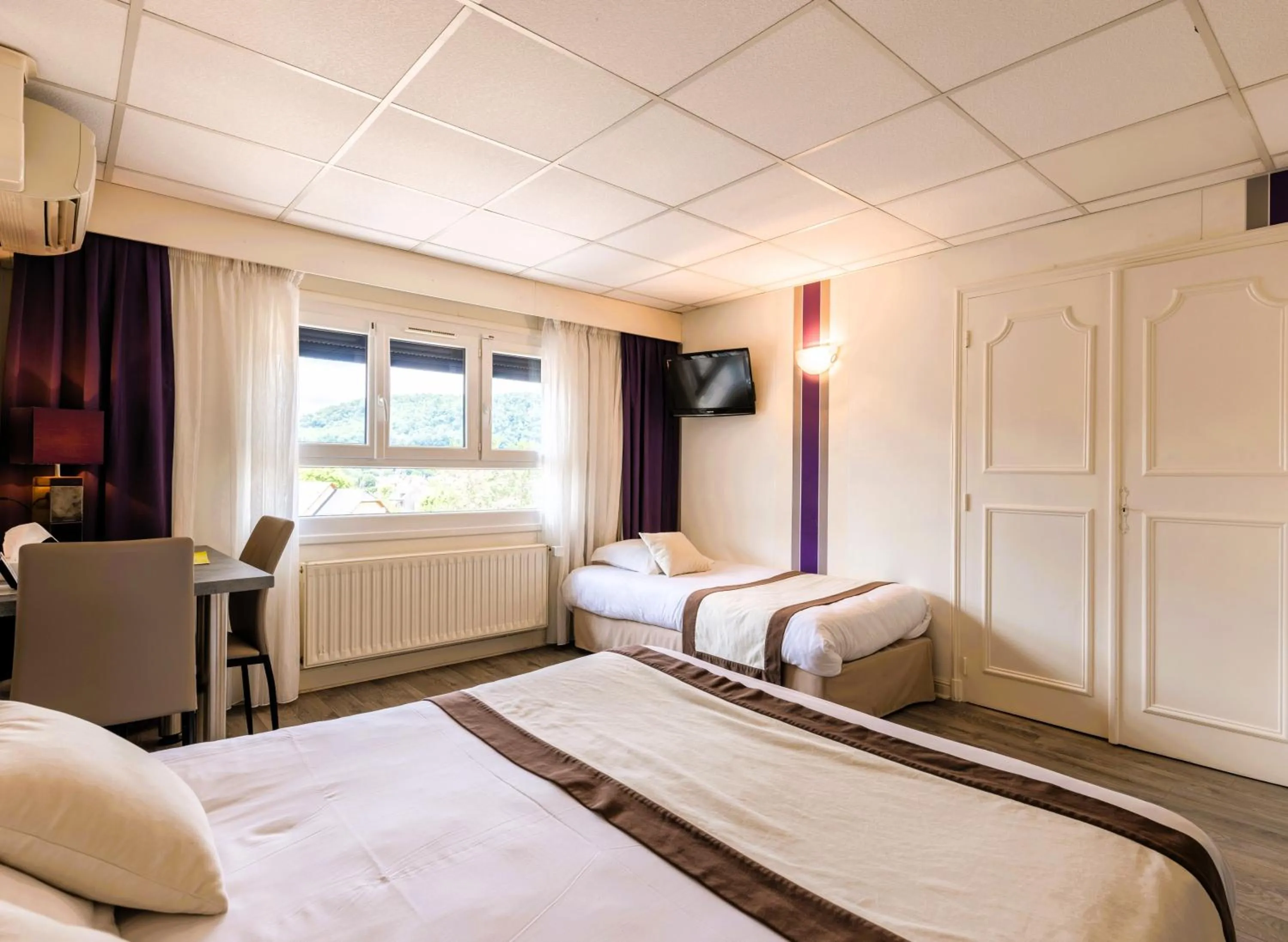 Bedroom, Bed in Le Sablier du Temps