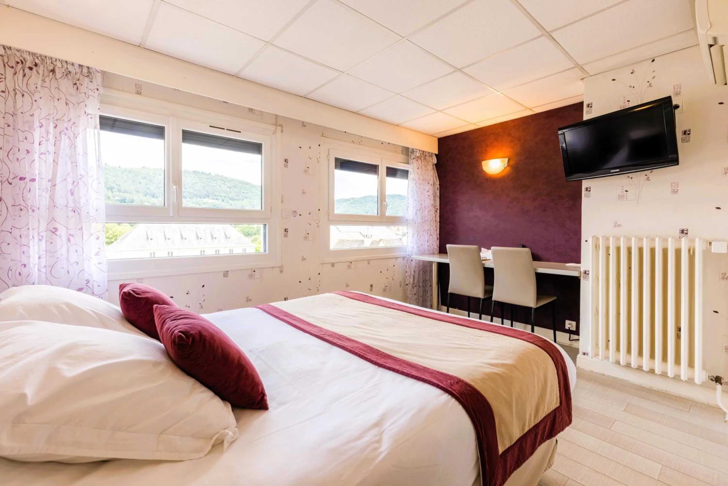 Bedroom, Bed in Le Sablier du Temps