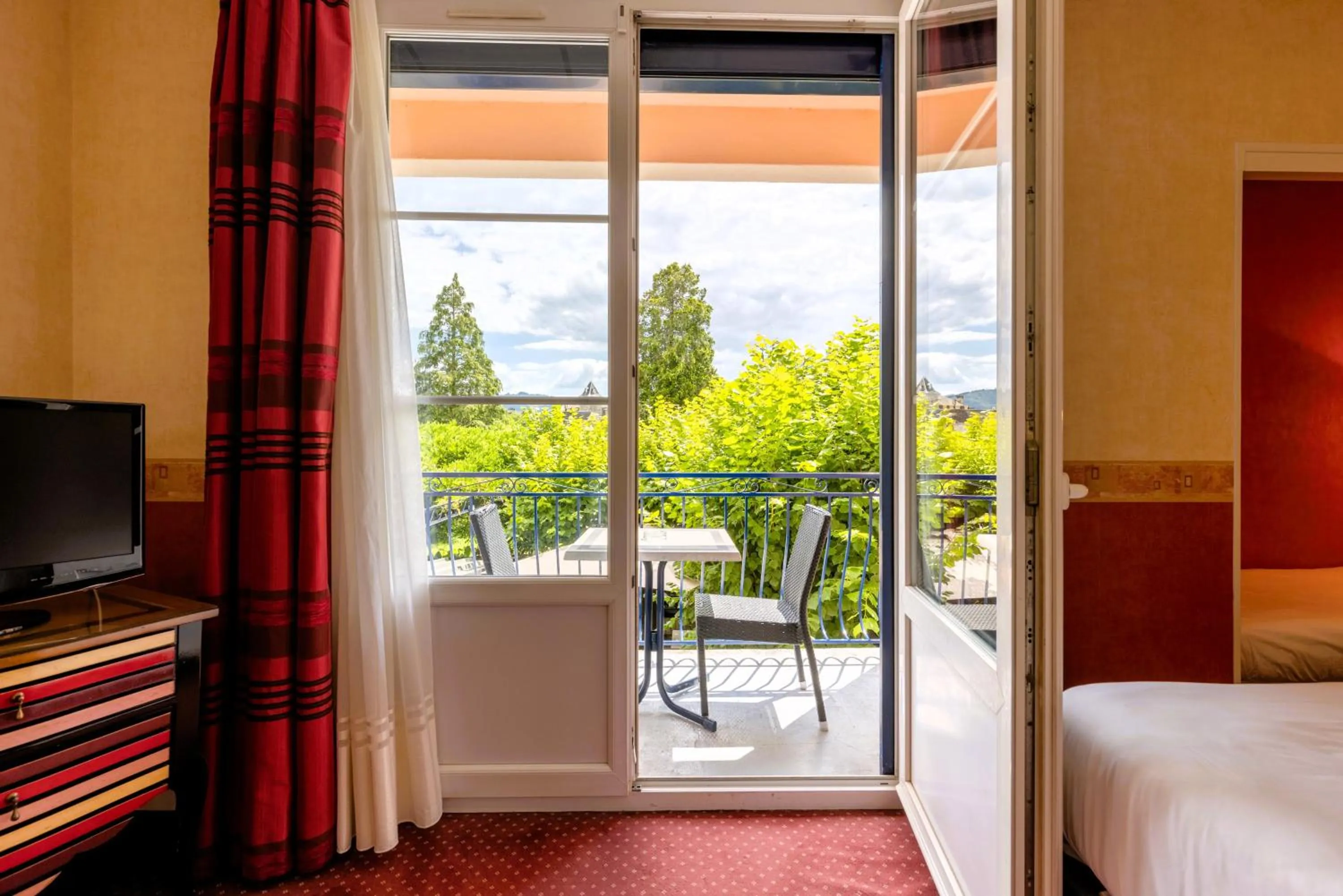 Balcony/Terrace, Bed in Le Sablier du Temps