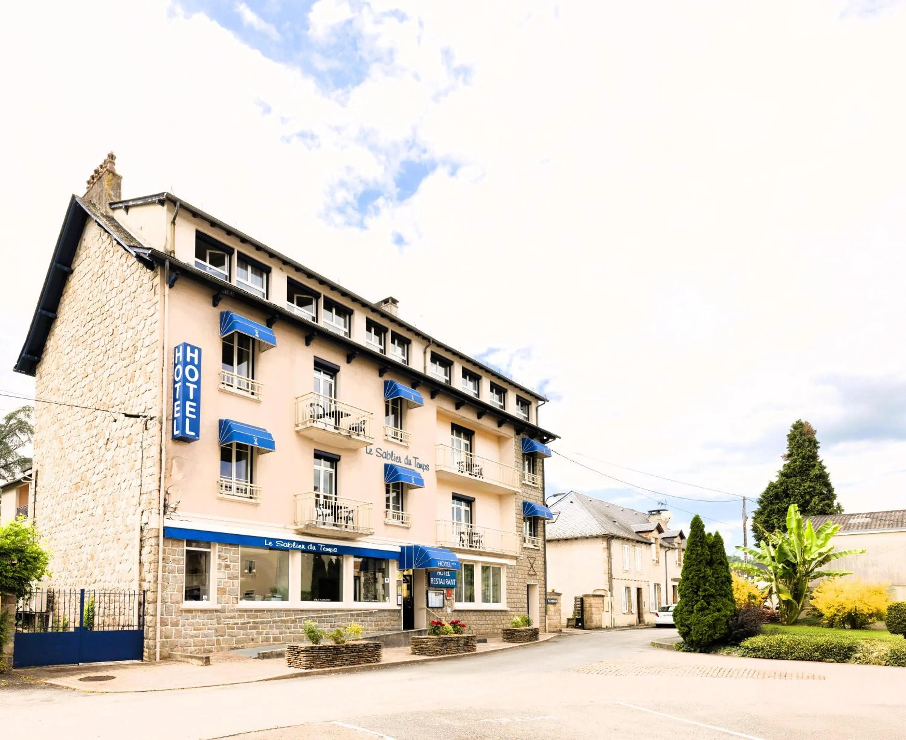 Facade/entrance in Le Sablier du Temps