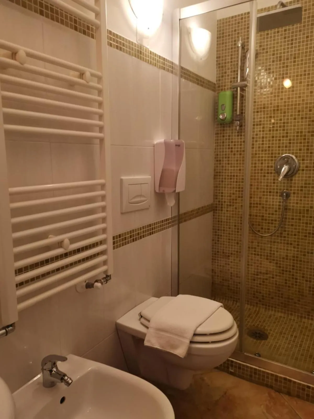 Bathroom in Del Centro