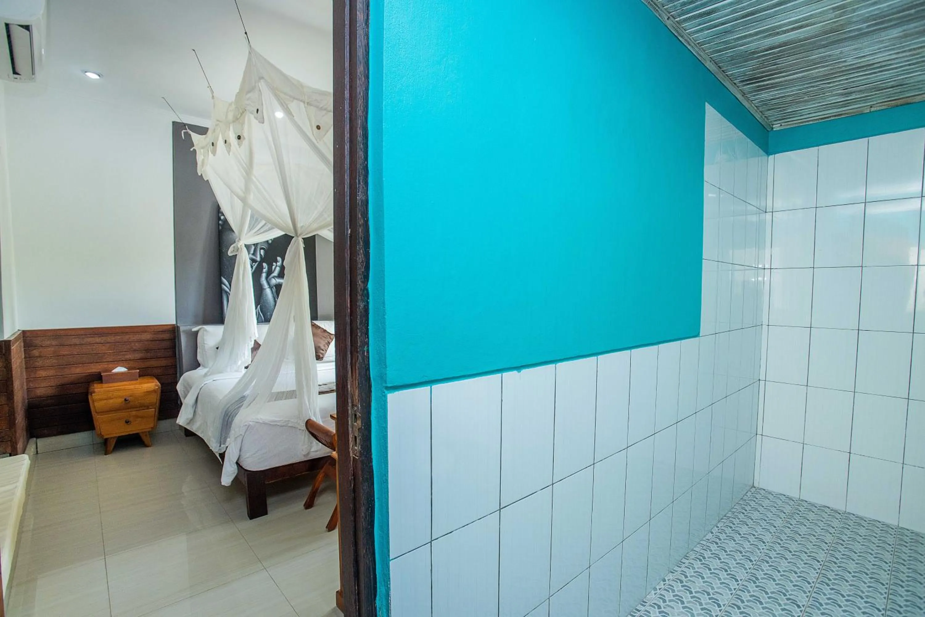 Bed in The Tanis Beach Resort Nusa Lembongan