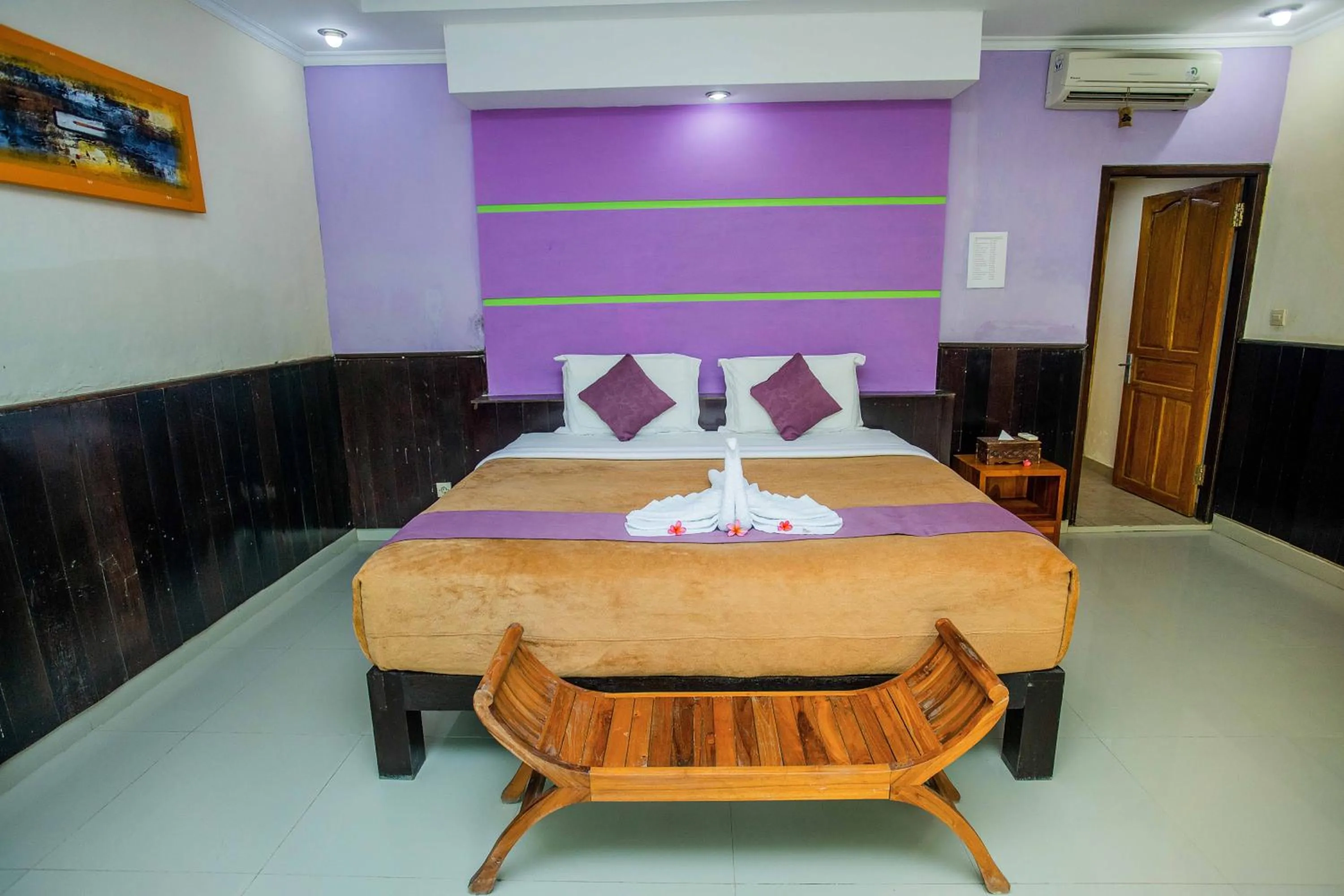 Bed in The Tanis Beach Resort Nusa Lembongan