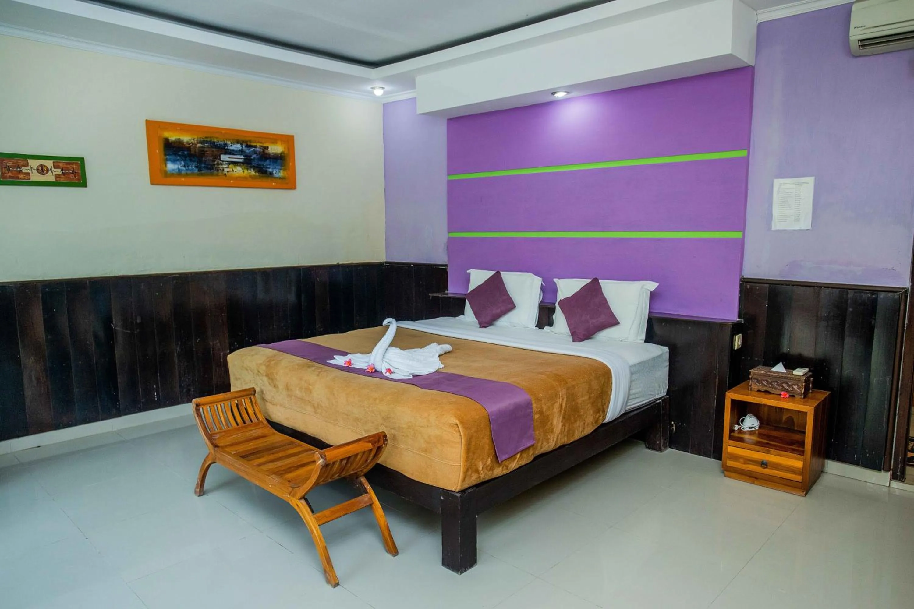 Bed in The Tanis Beach Resort Nusa Lembongan