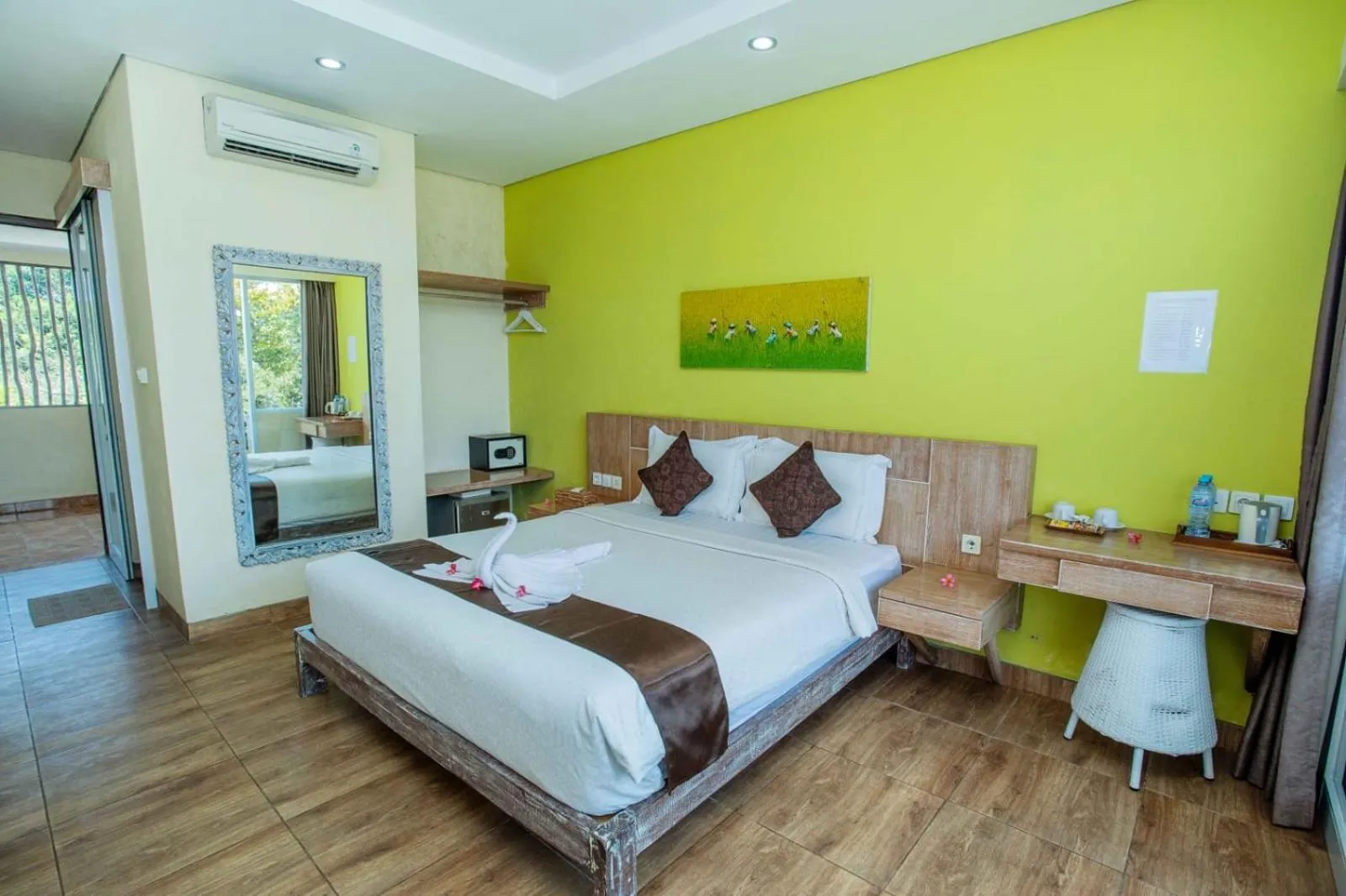 Bed in The Tanis Beach Resort Nusa Lembongan