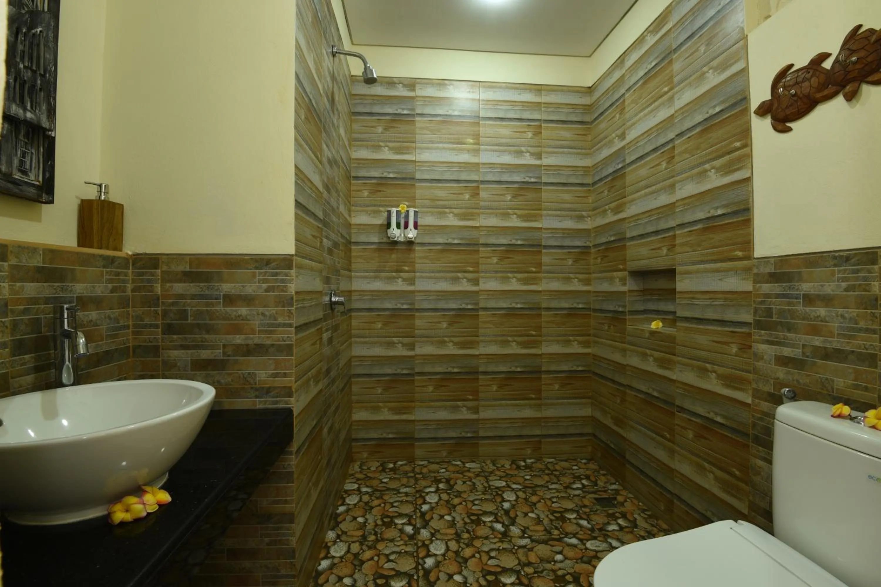 Bathroom in The Tanis Beach Resort Nusa Lembongan