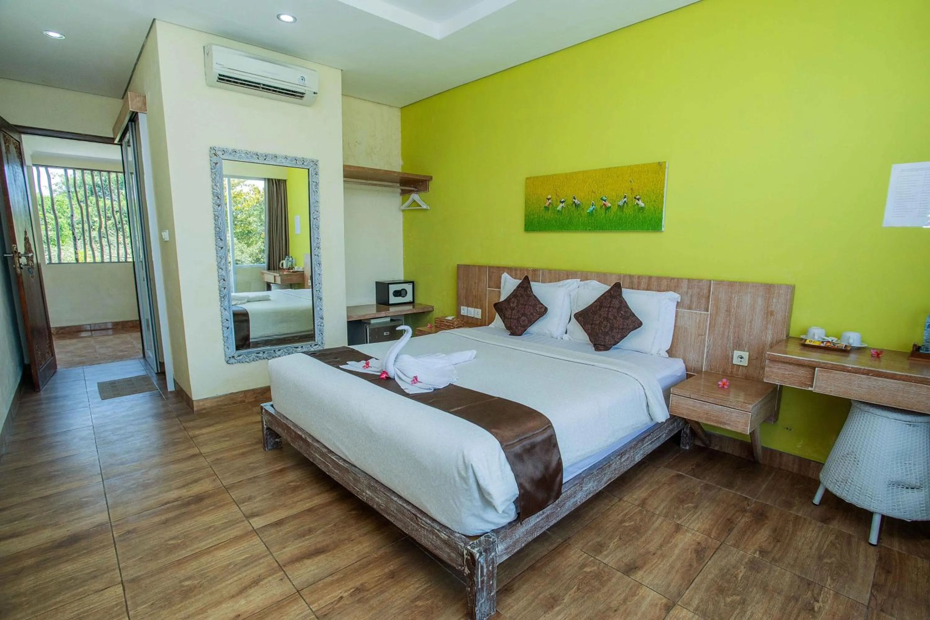 Bed in The Tanis Beach Resort Nusa Lembongan