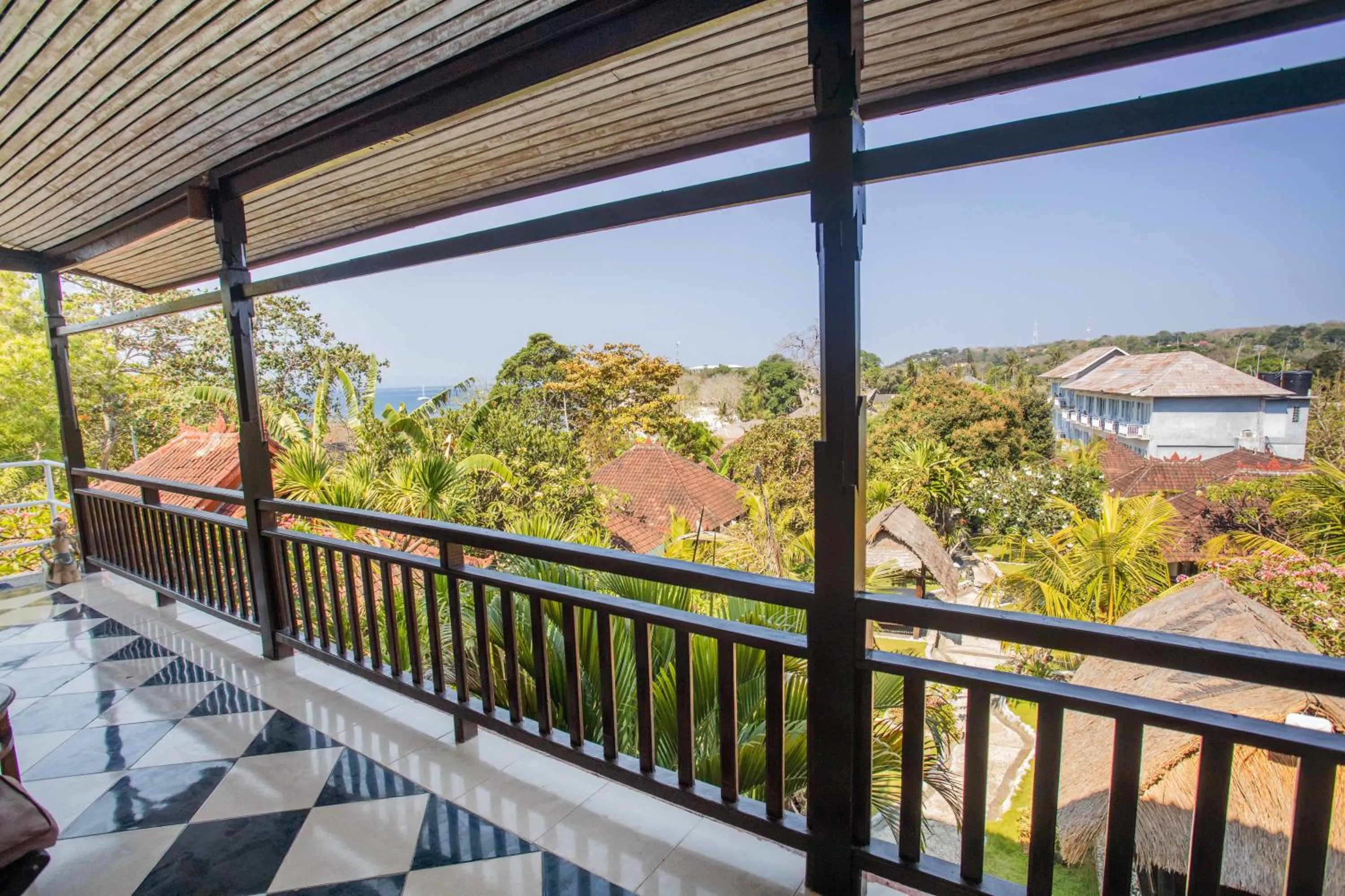 The Tanis Beach Resort Nusa Lembongan