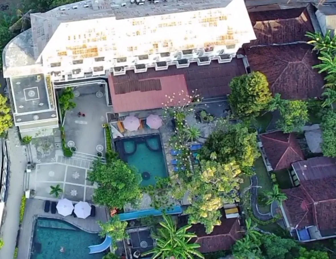 The Tanis Beach Resort Nusa Lembongan