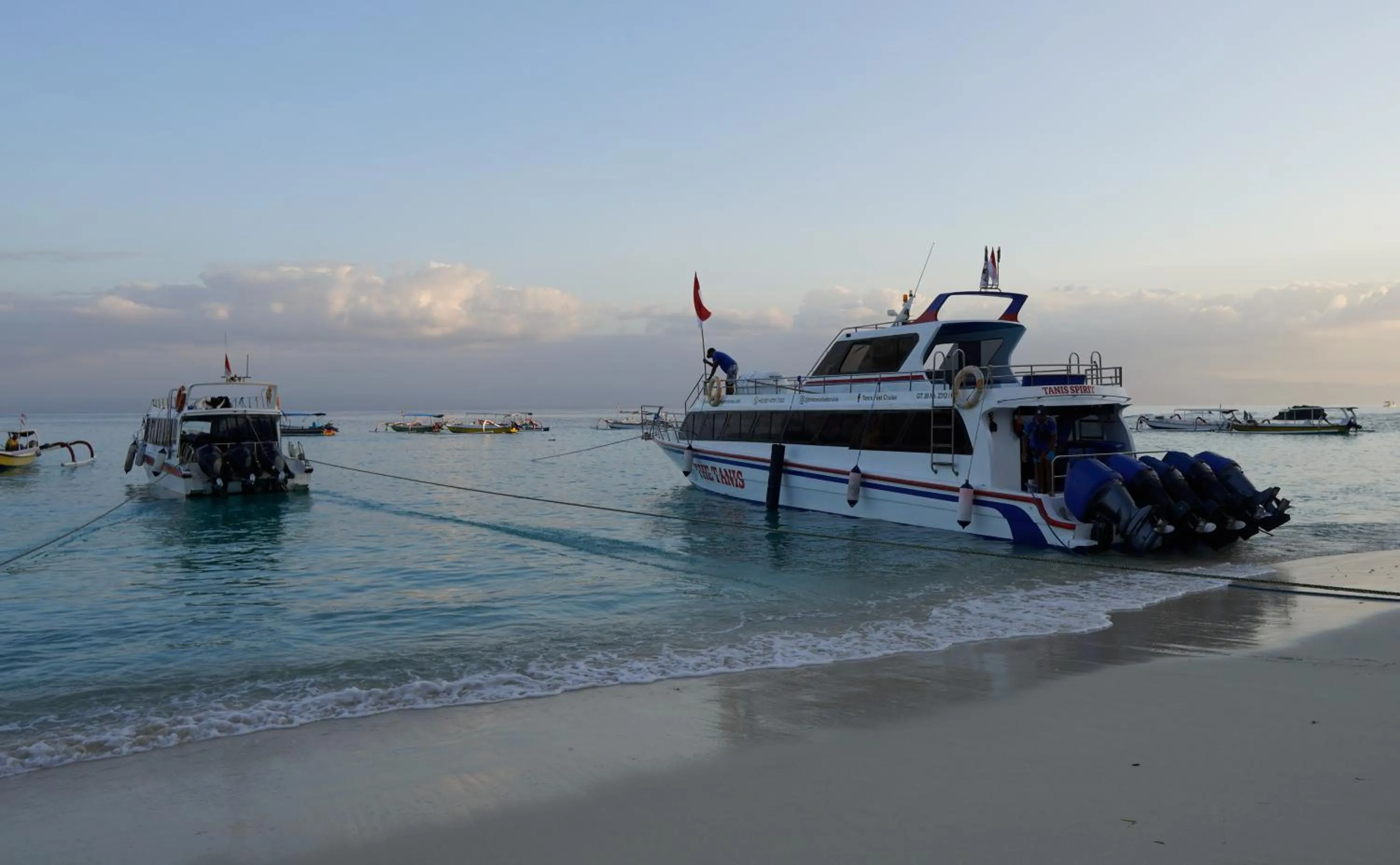 Beach in The Tanis Beach Resort Nusa Lembongan