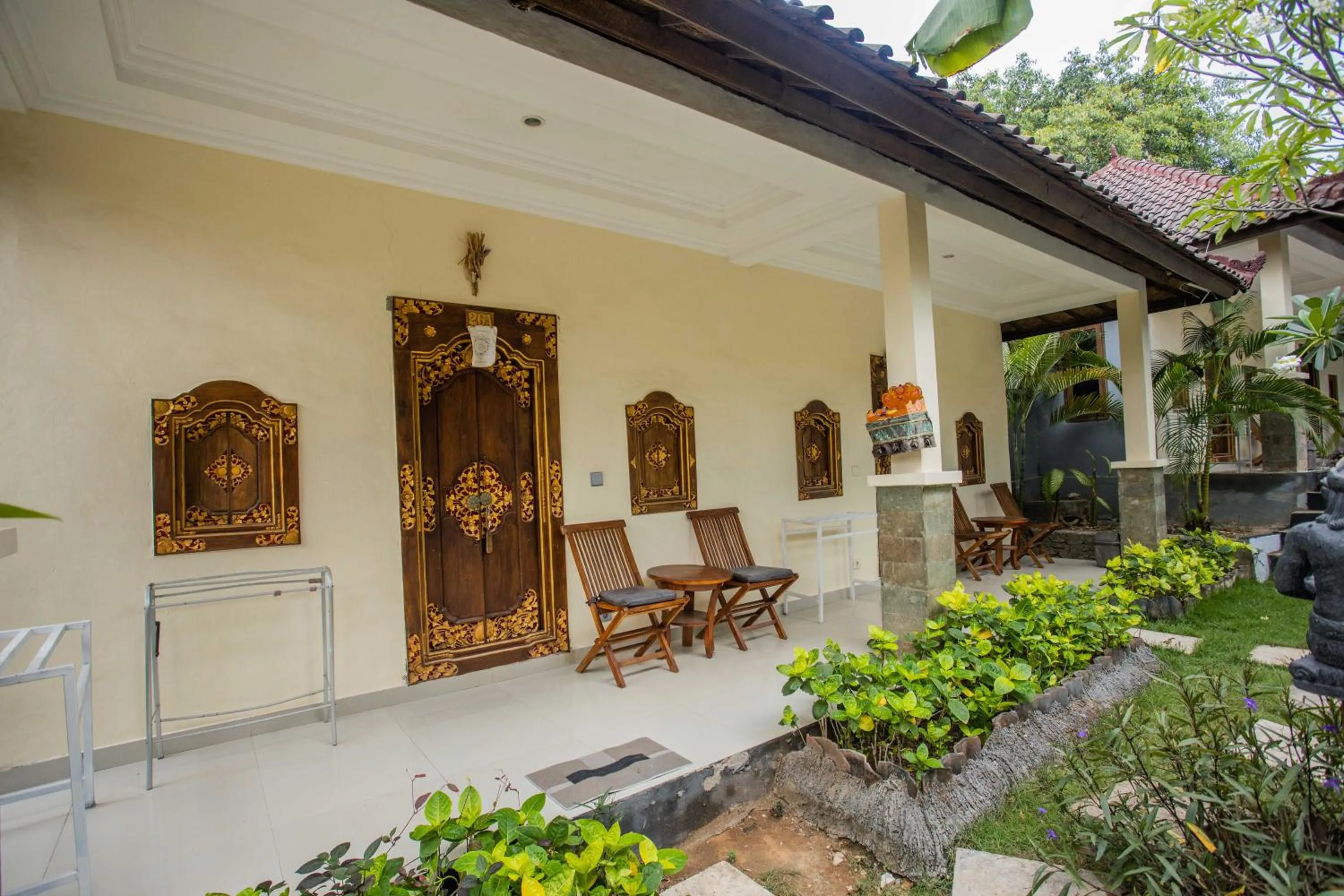 The Tanis Beach Resort Nusa Lembongan