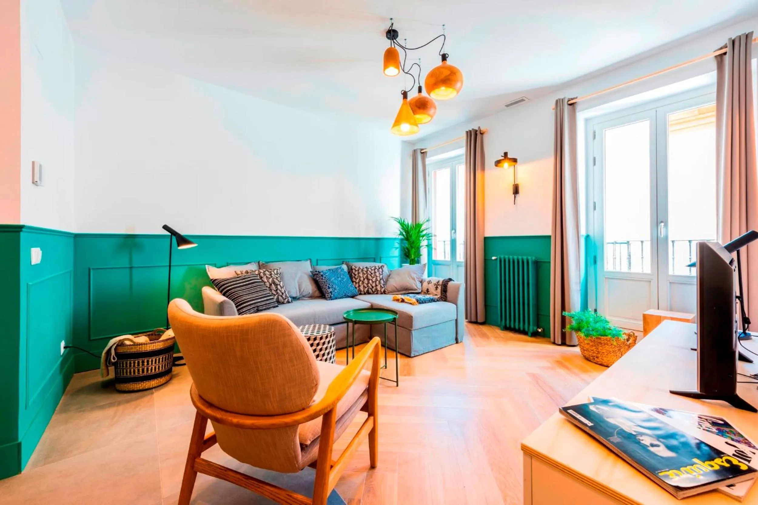 TV and multimedia in Be Mate Gran Vía Suites