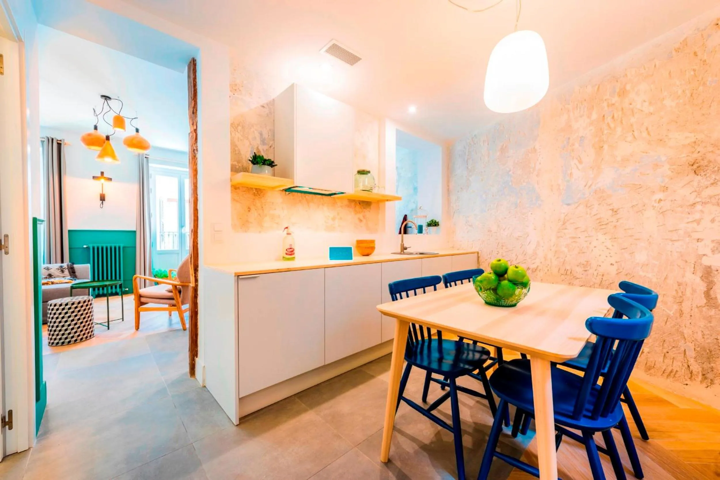 Kitchen or kitchenette in Be Mate Gran Vía Suites