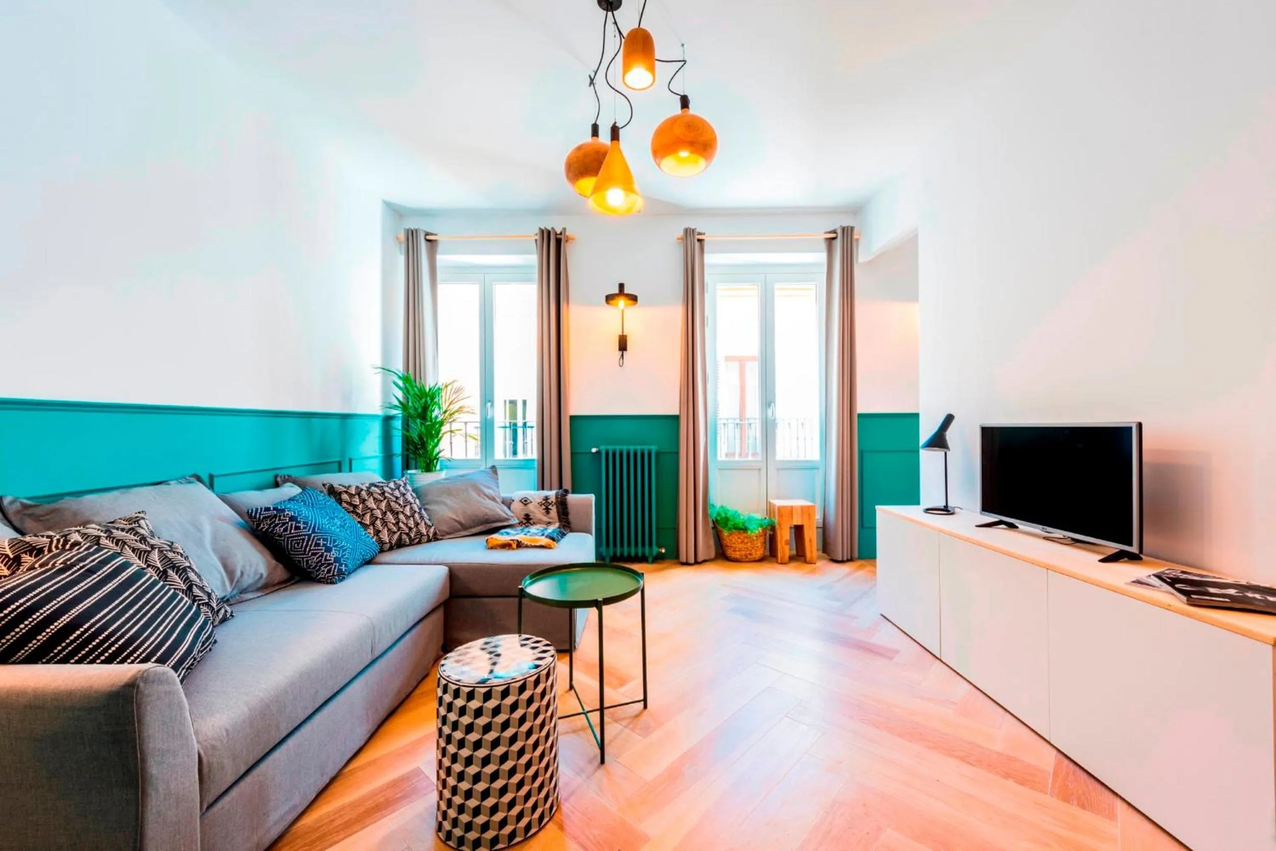 TV and multimedia in Be Mate Gran Vía Suites