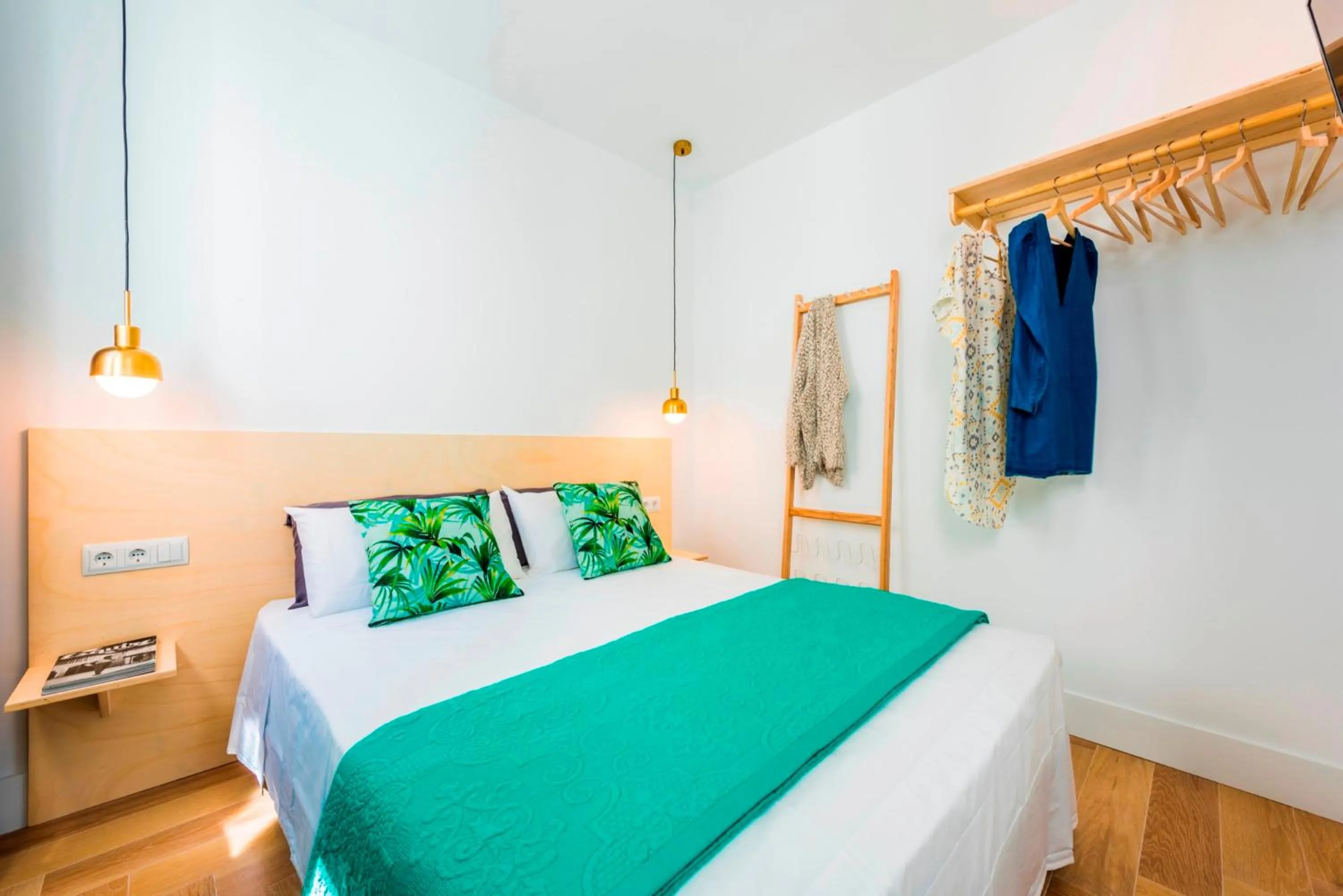 Bed in Be Mate Gran Vía Suites