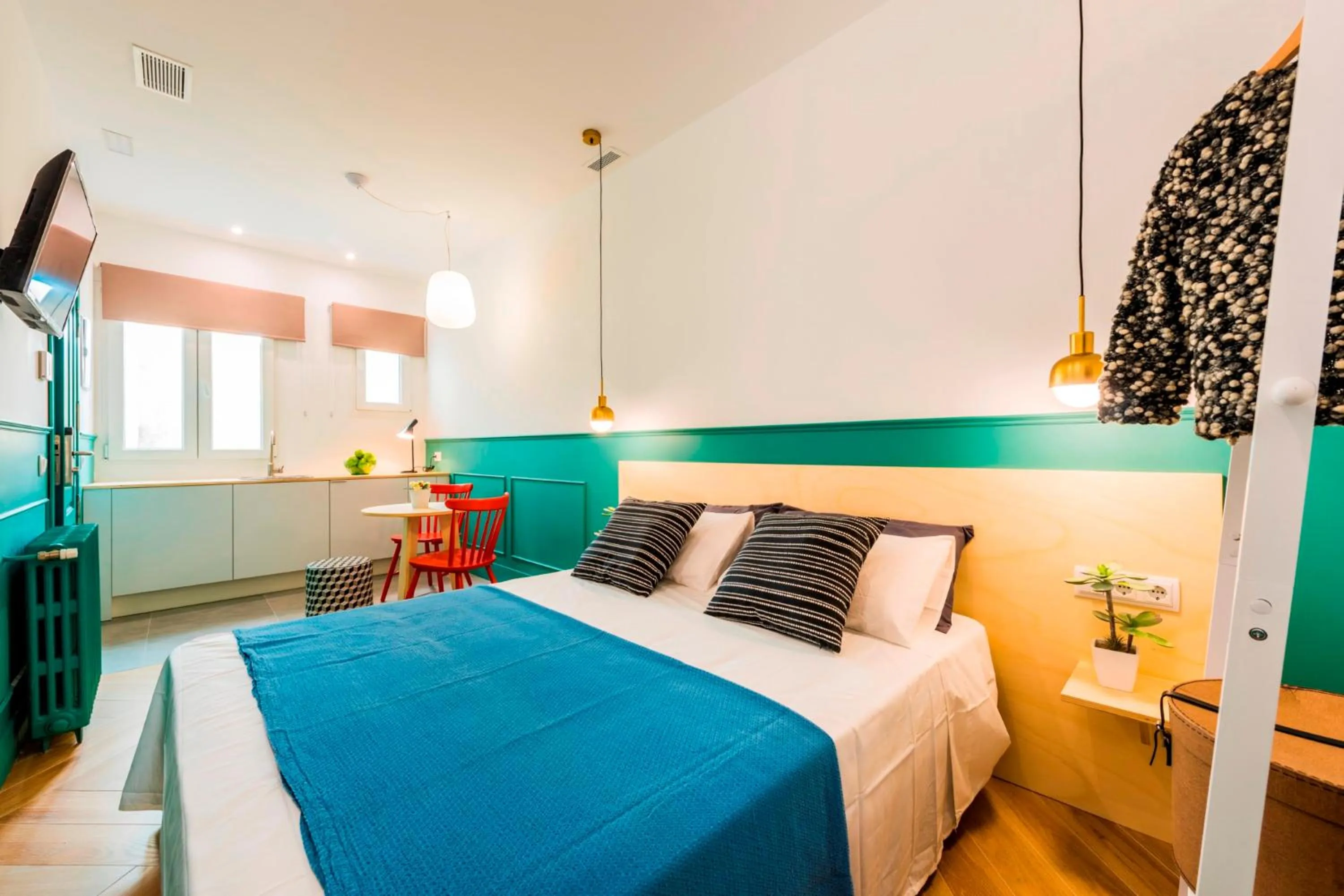 Bed in Be Mate Gran Vía Suites