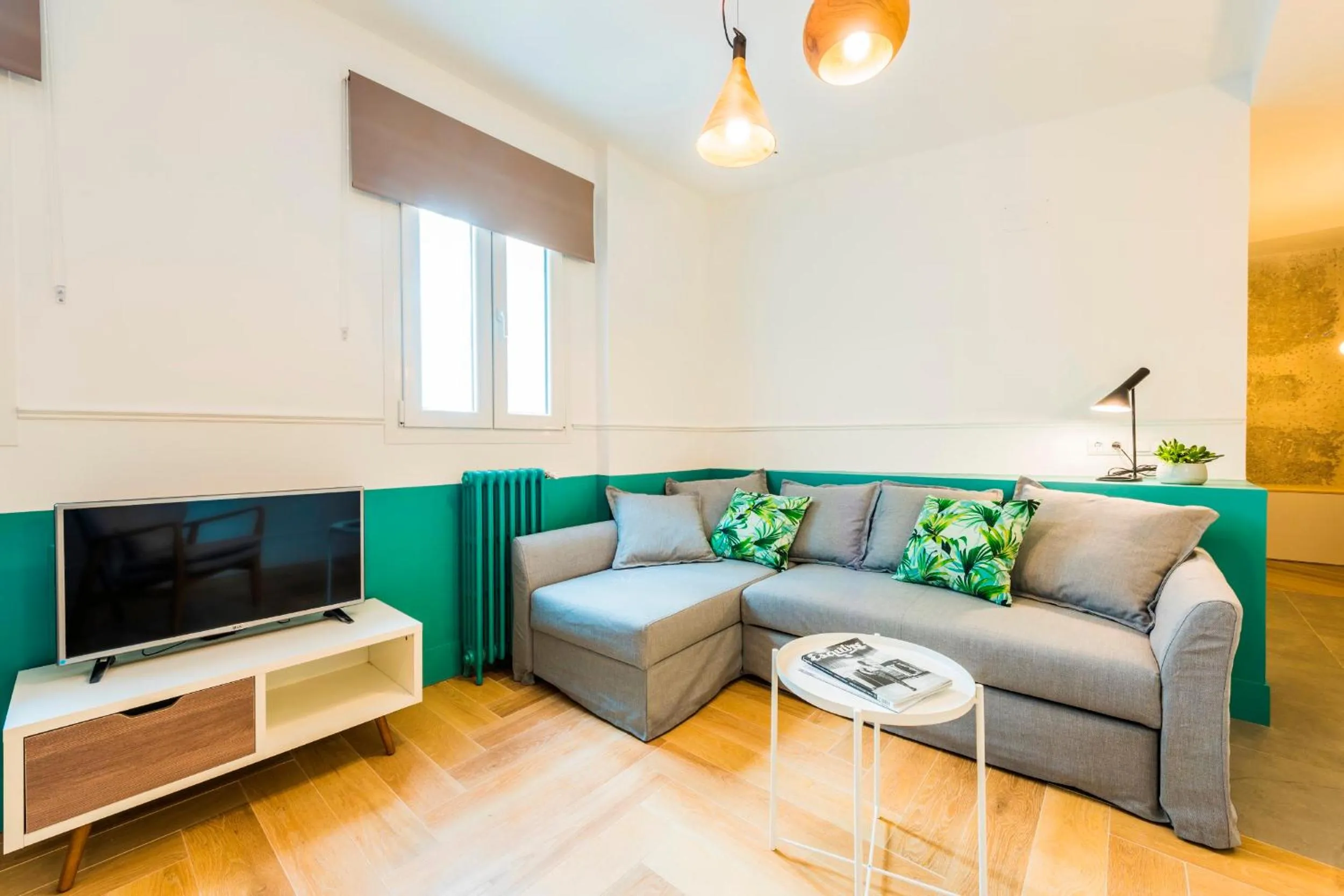 TV and multimedia in Be Mate Gran Vía Suites