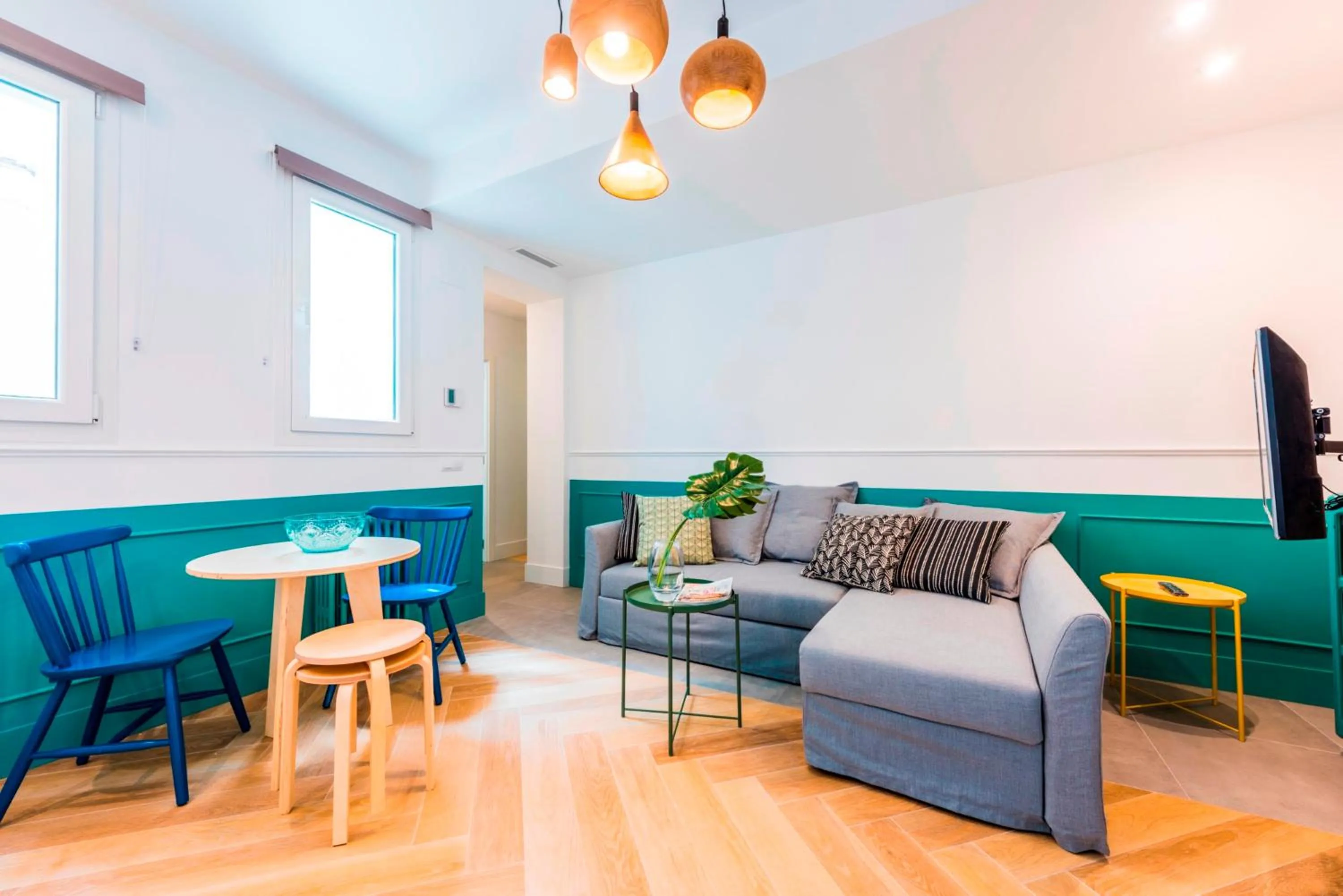 TV and multimedia in Be Mate Gran Vía Suites