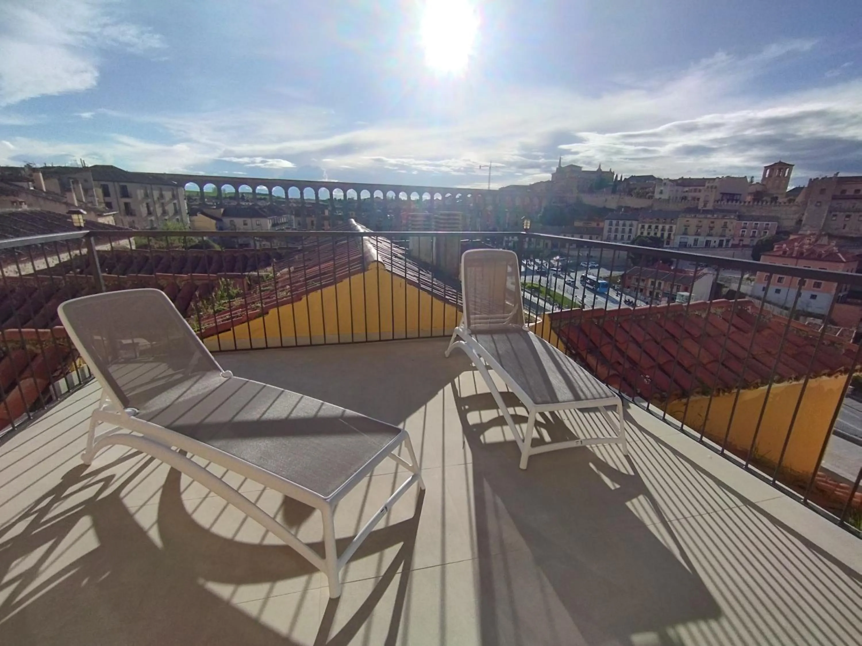 Day in Hotel ELE Acueducto