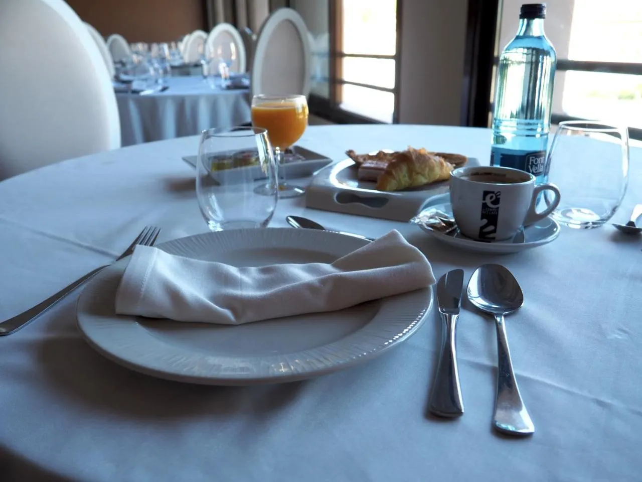 Restaurant/places to eat in Hotel ELE Acueducto