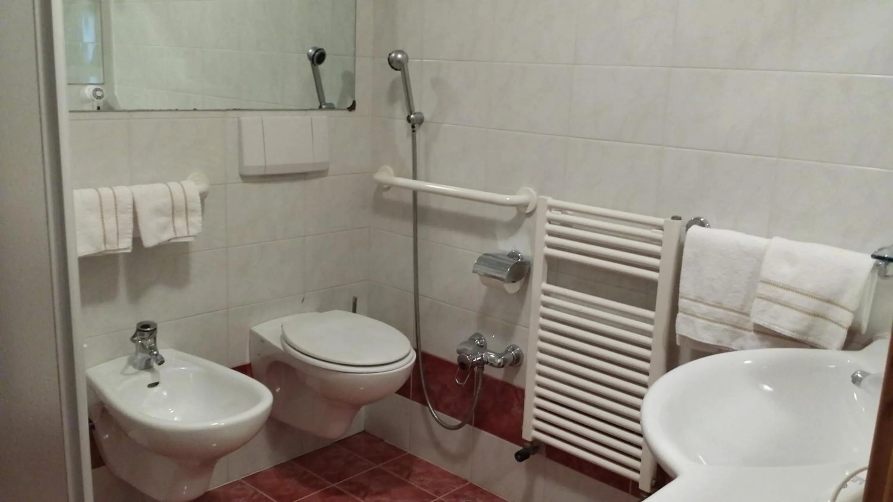 Bathroom in Hotel Alba