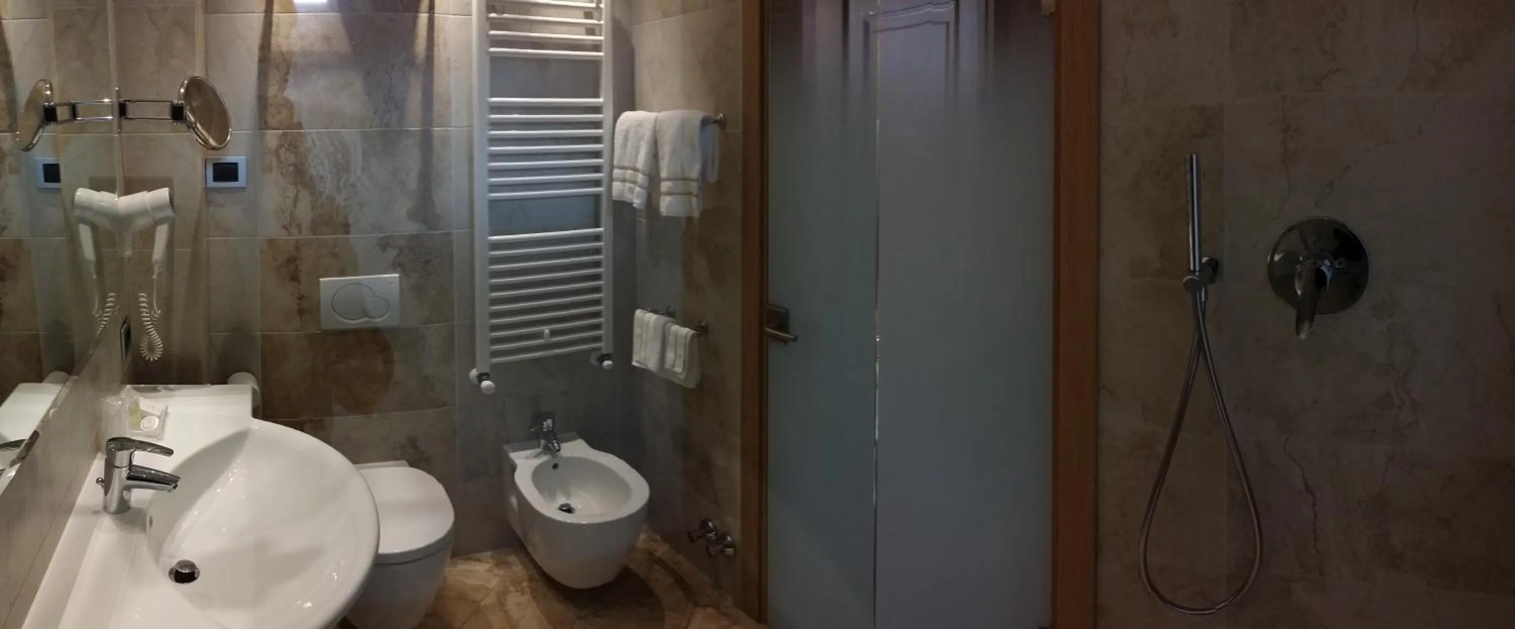 Bathroom in Hotel Alba